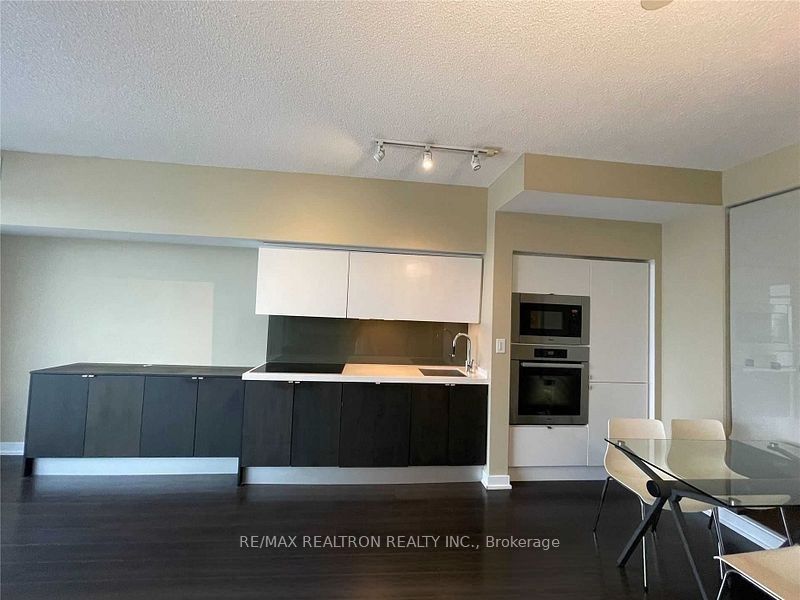 151 Dan Leckie Way 1056, Toronto, ON M5V 4B2 photo 5