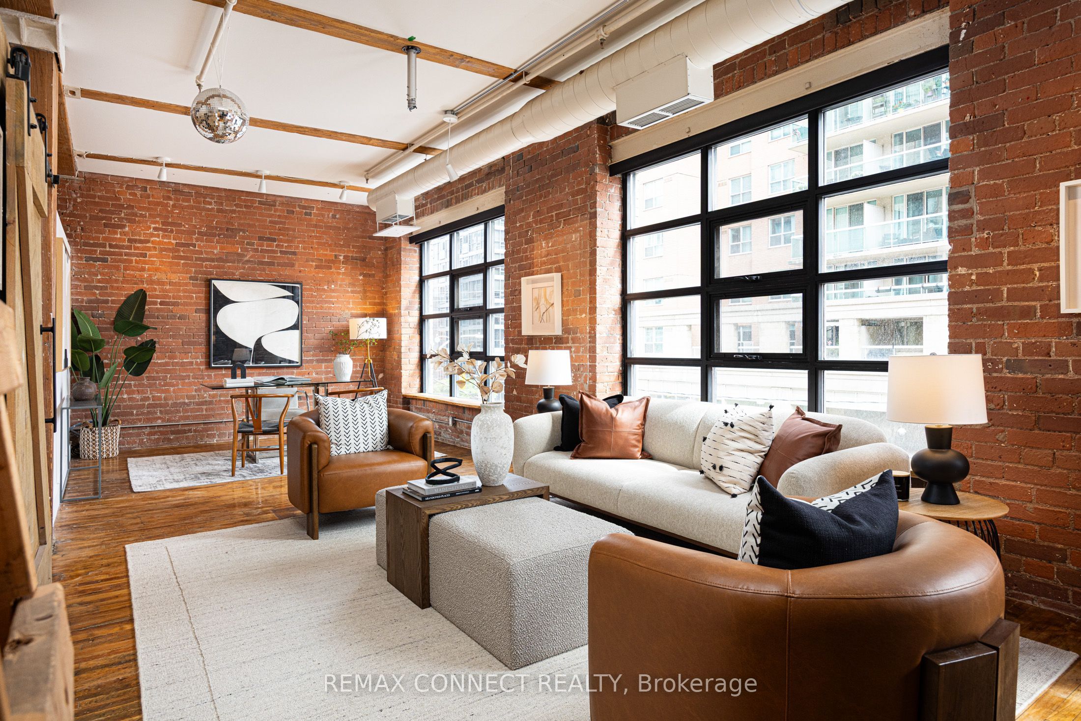 90 Sherbourne Street 301, Toronto, ON M5A 2R1 photo 3