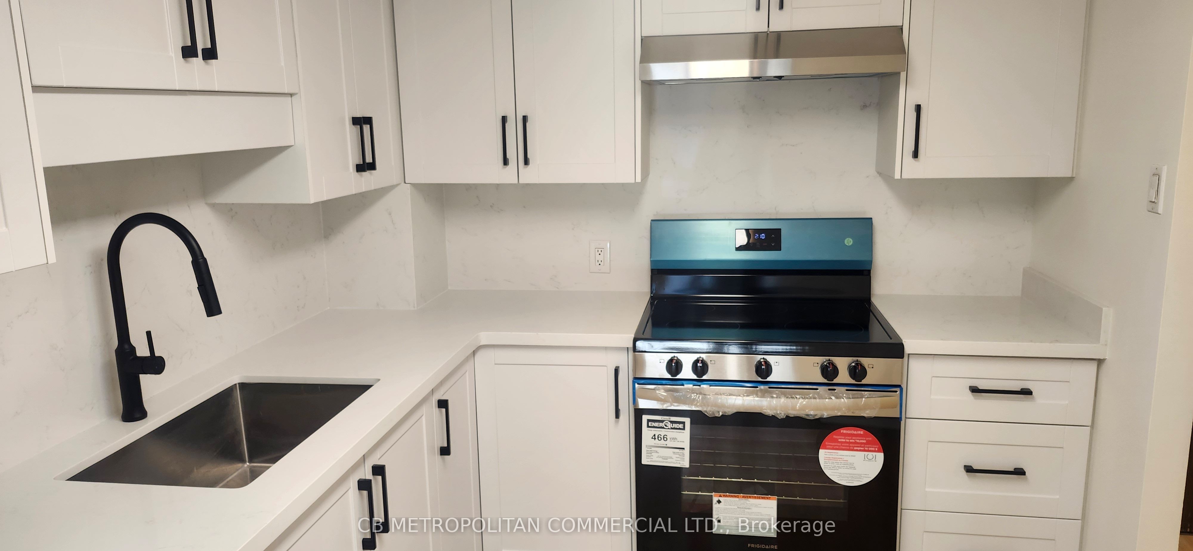 65 Harbour Square 3305, Toronto, ON M5J 2L4 photo 5