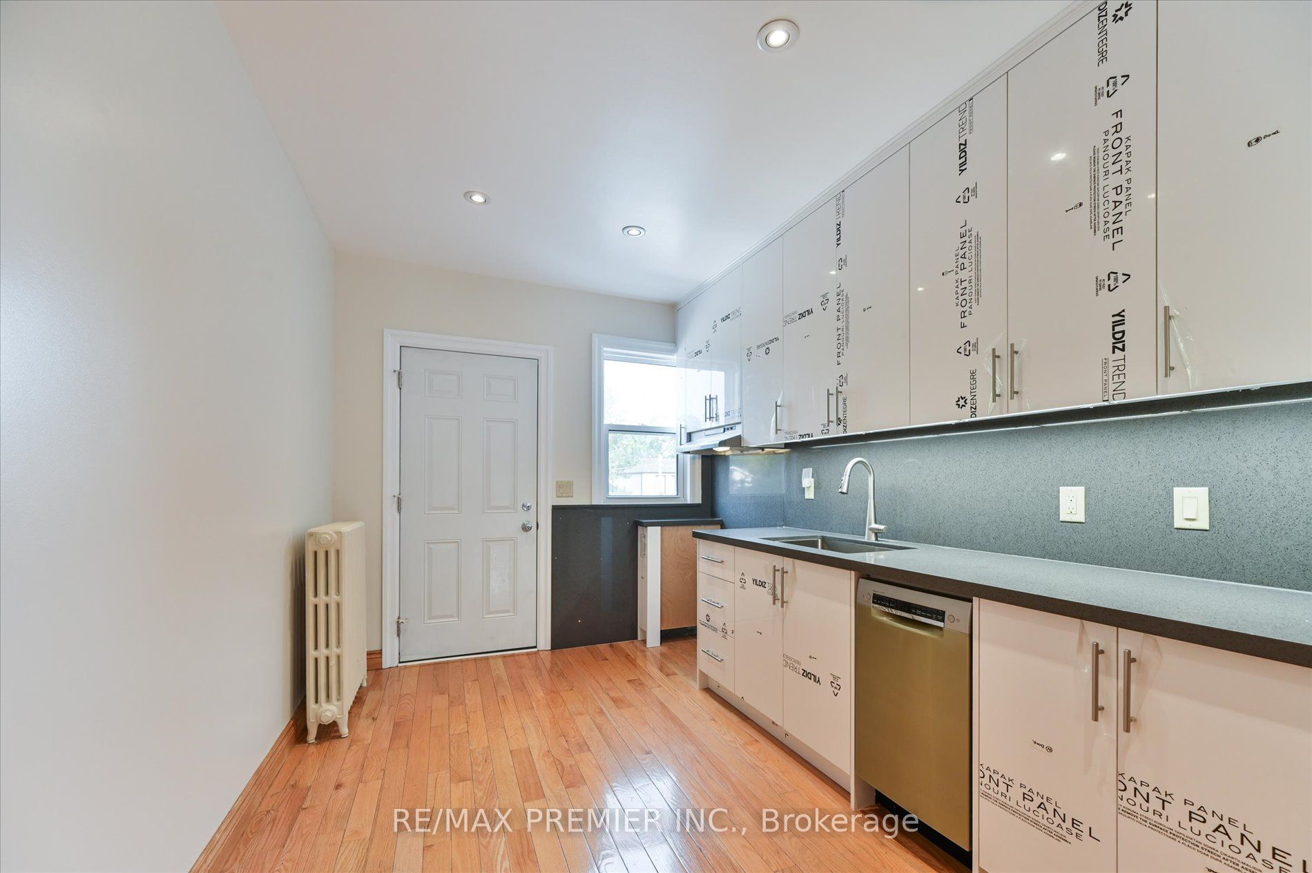 1575 Bayview Avenue, Toronto, ON M4G 3B5 photo 5