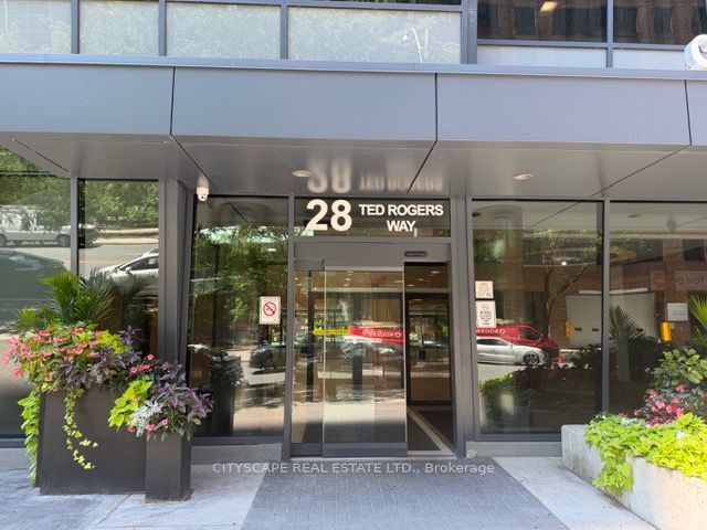 28 Ted Rogers Way 912, Toronto, ON M4Y 2J4 photo 2