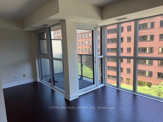 28 Ted Rogers Way 912, Toronto, ON M4Y 2J4 photo 5
