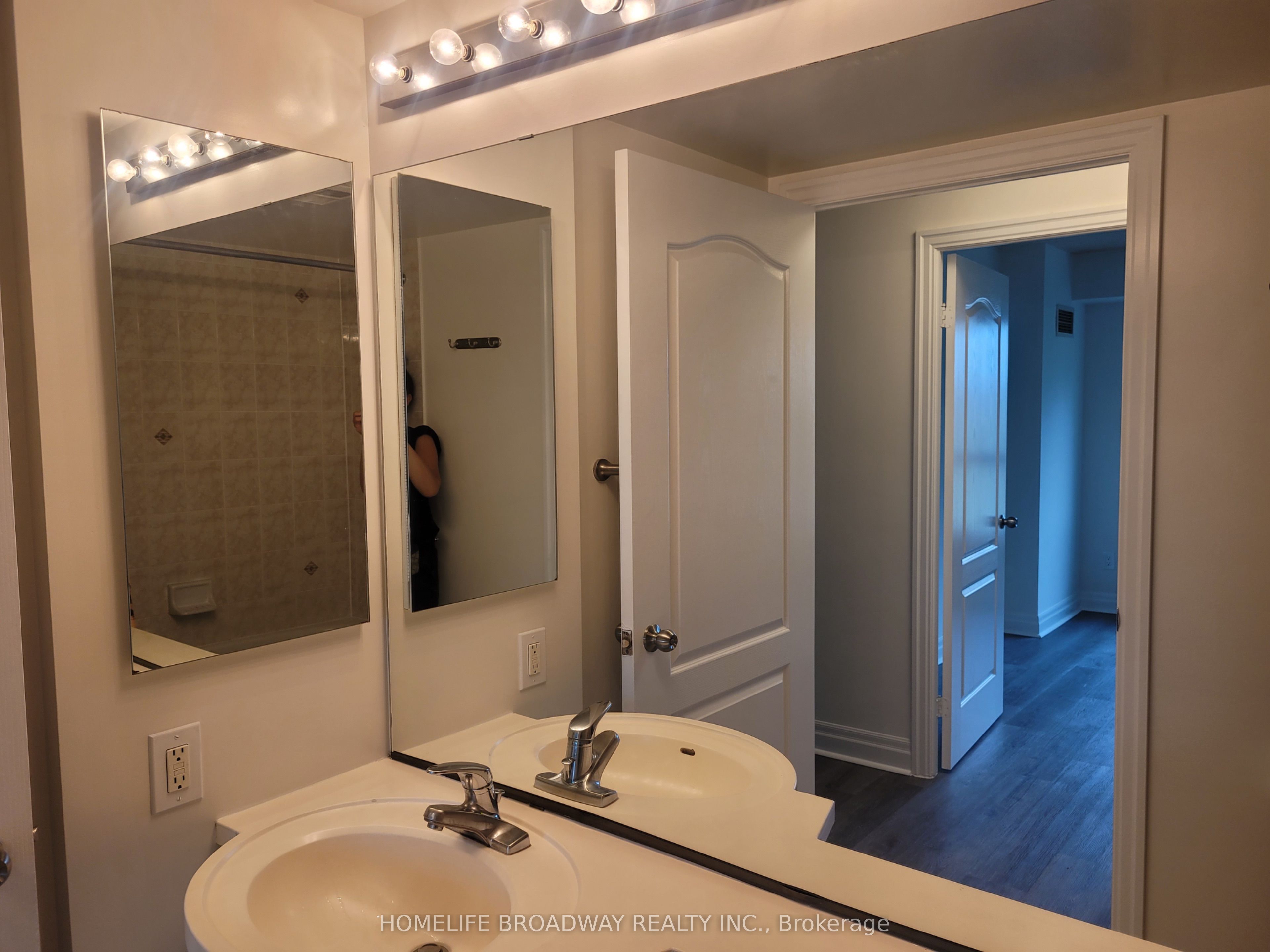 188 Doris Avenue 719, Toronto, ON M2N 6Z5 photo 4
