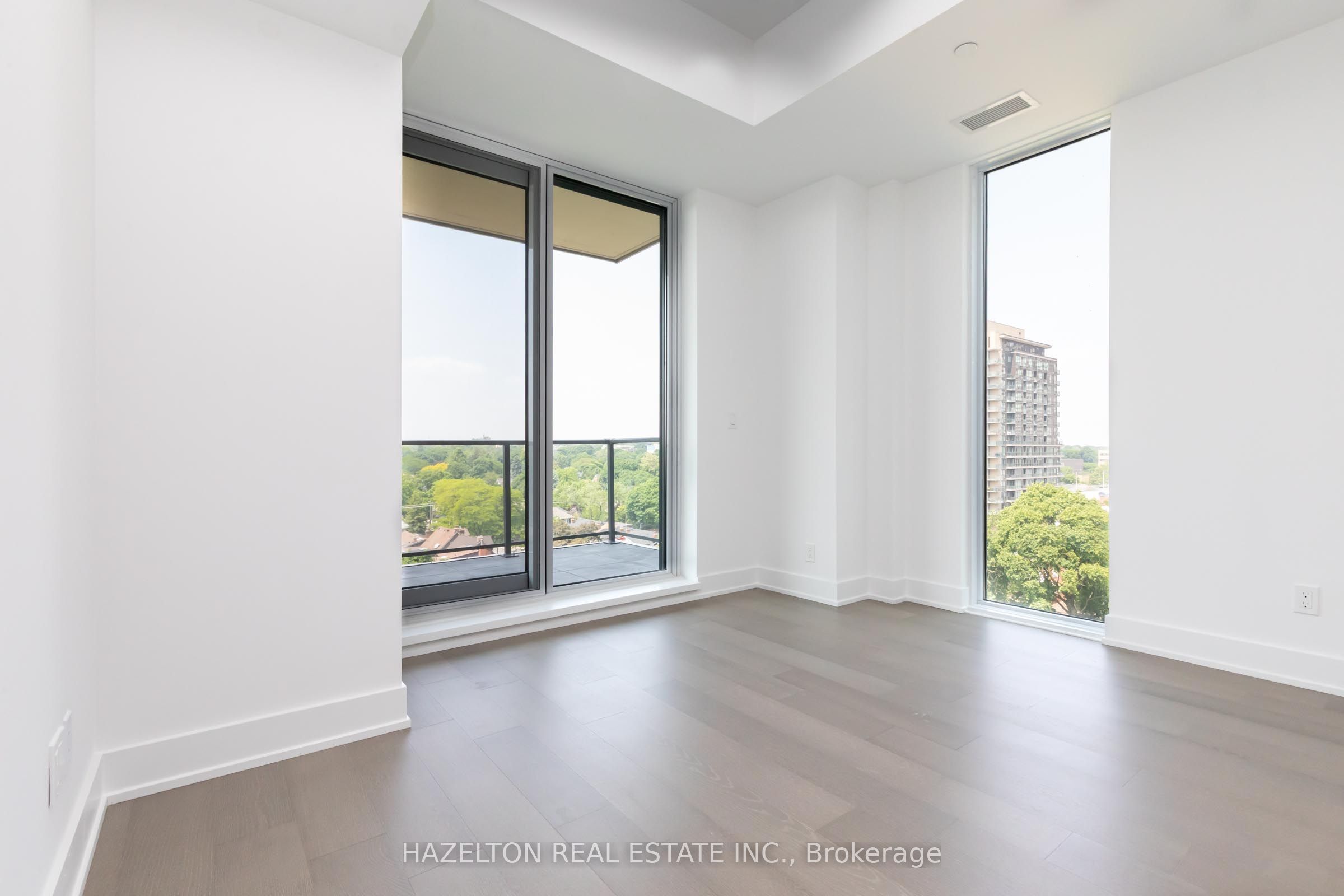8 Manor Road W 904, Toronto, ON M4S 2A5 photo 4