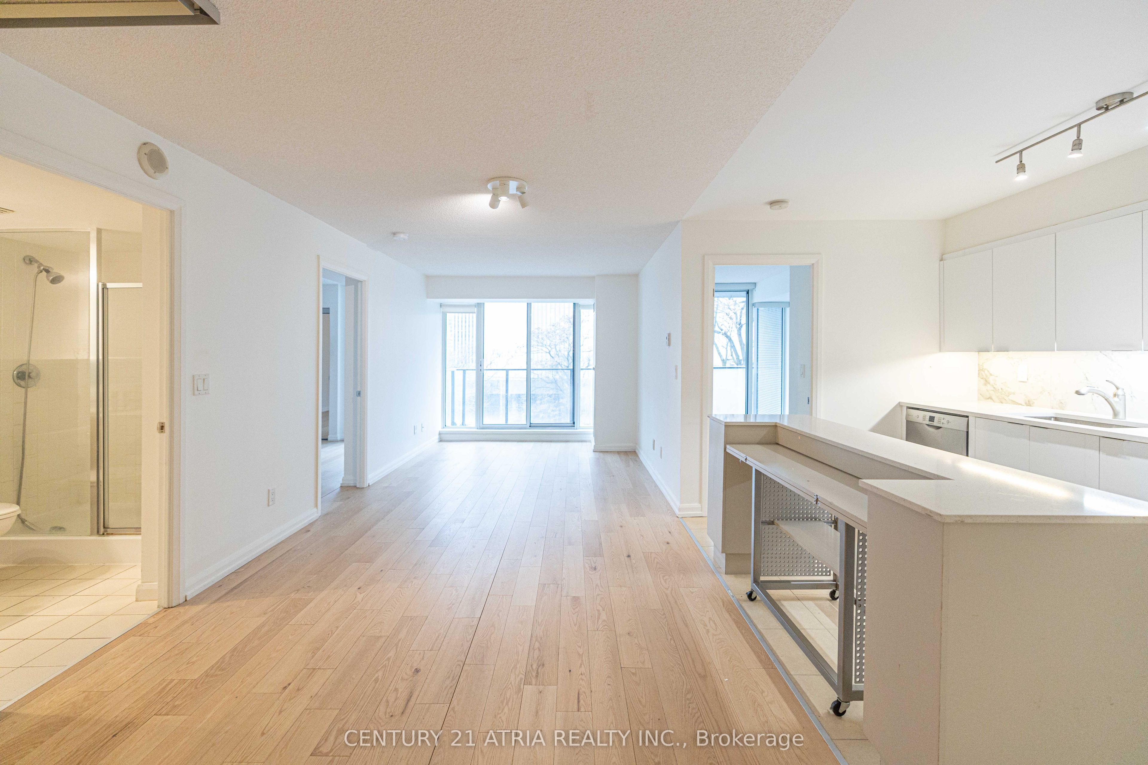 111 Elizabeth Street 606, Toronto, ON M5G 1P7 photo 2