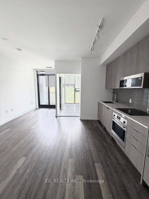 250 Lawrence Avenue W 705, Toronto, ON M5M 1B1 photo 2