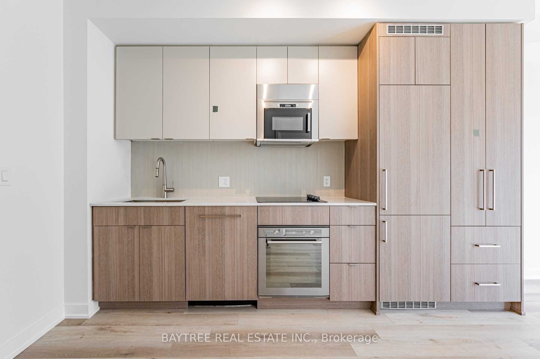 840 St Clair Avenue W 414, Toronto, ON M6C 1C1 photo 2