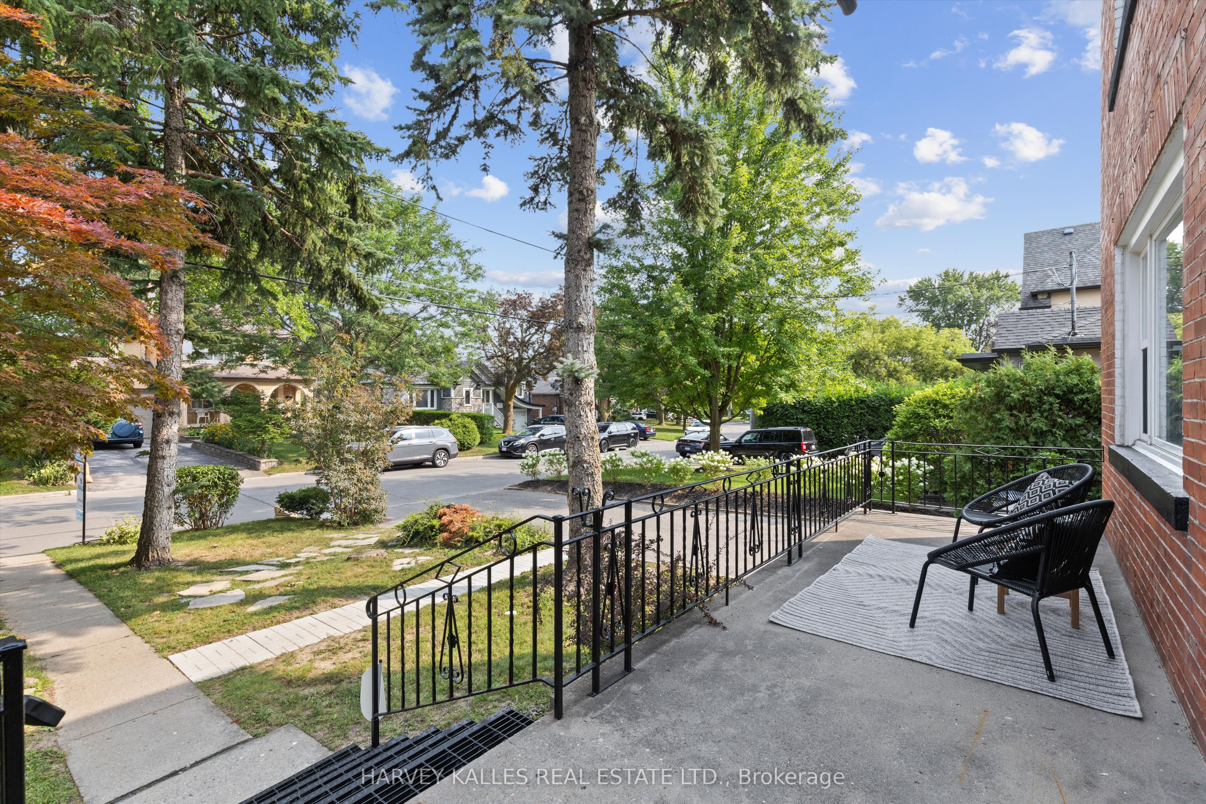 84 Lynnhaven Road, Toronto, ON M6A 2K9 photo 4