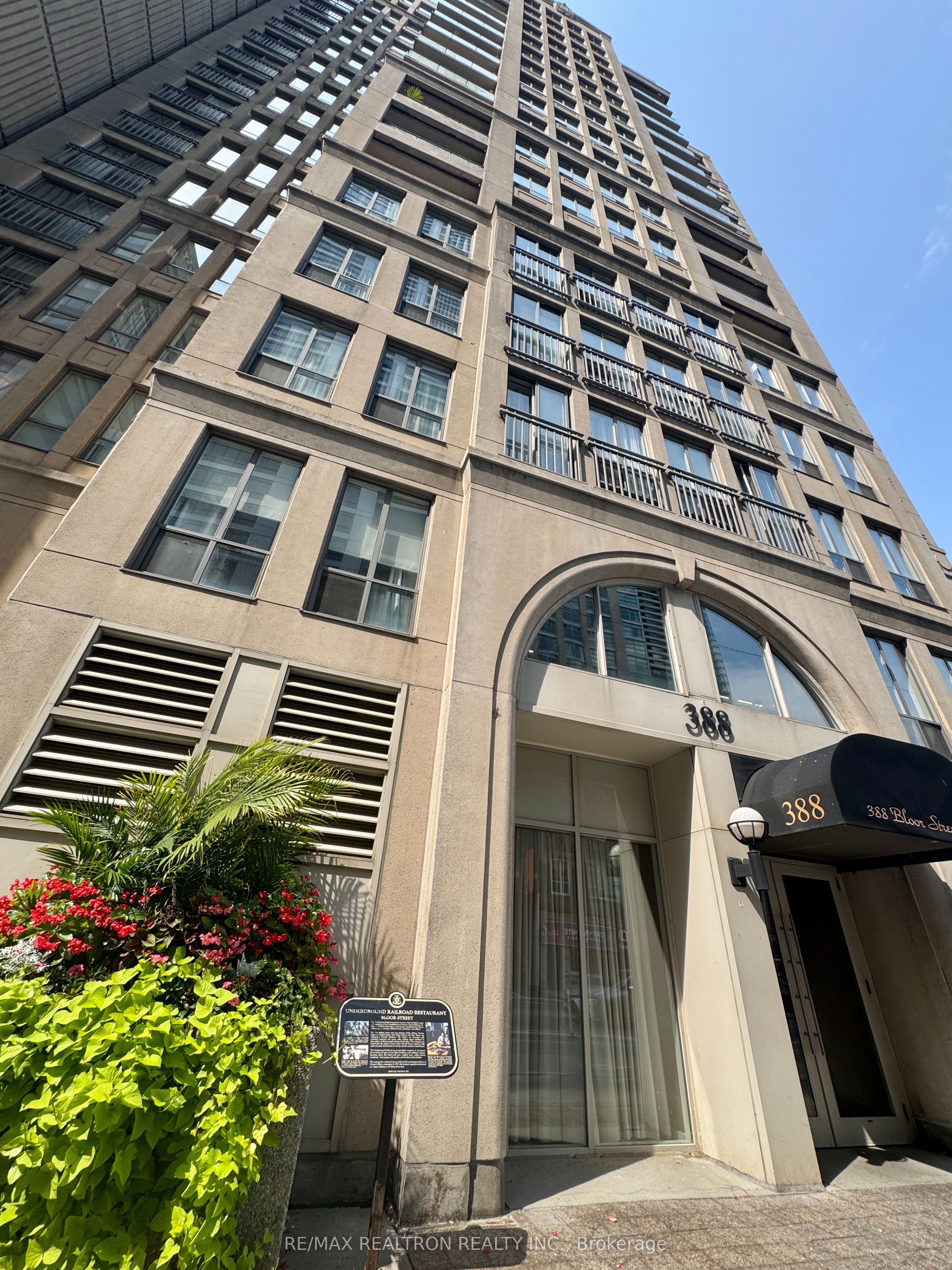 388 Bloor Street E 1107, Toronto, ON M4W 3W9