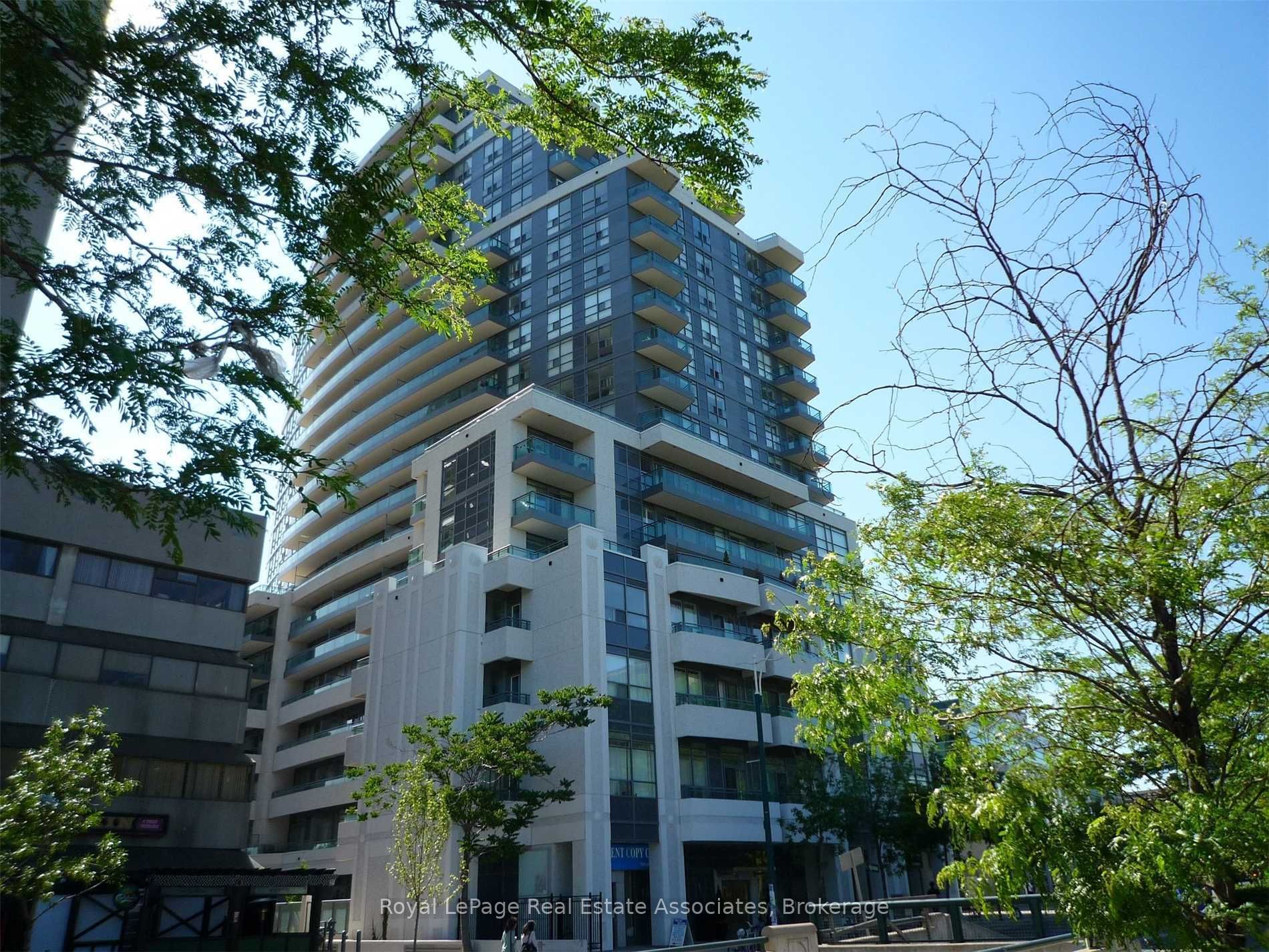 736 Spadina Avenue 911, Toronto, ON M5S 2J6