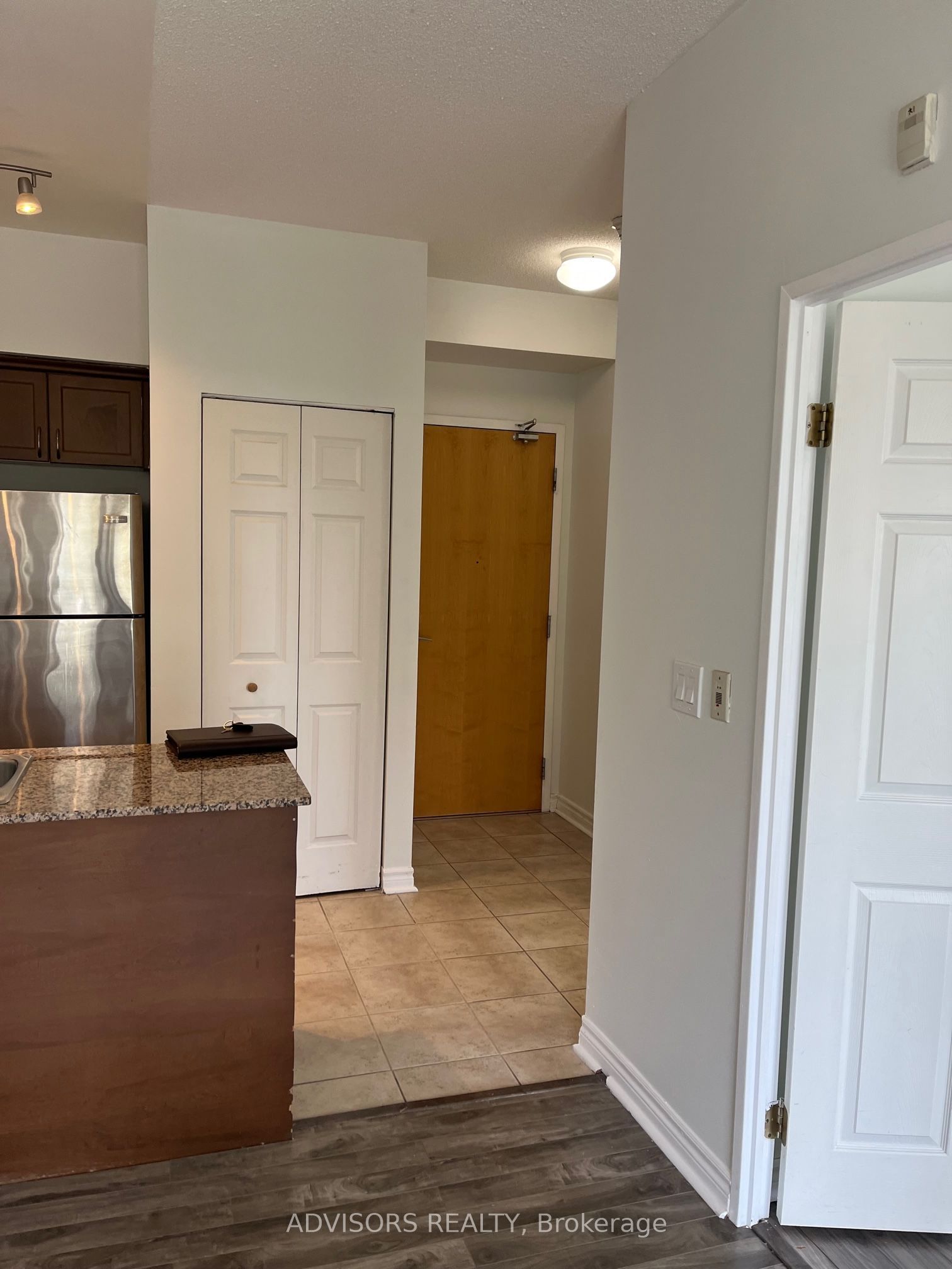 11 Christie Street 209, Toronto, ON M6G 3B1 photo 4
