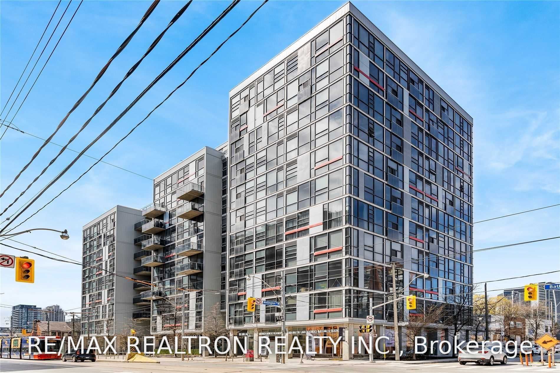 60 Bathurst Street 205, Toronto, ON M5V 2P4