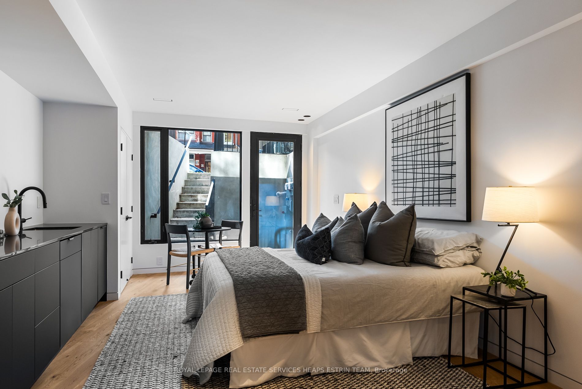 44 Foxley Street Basement, Toronto, ON M6J 1R1 photo 4