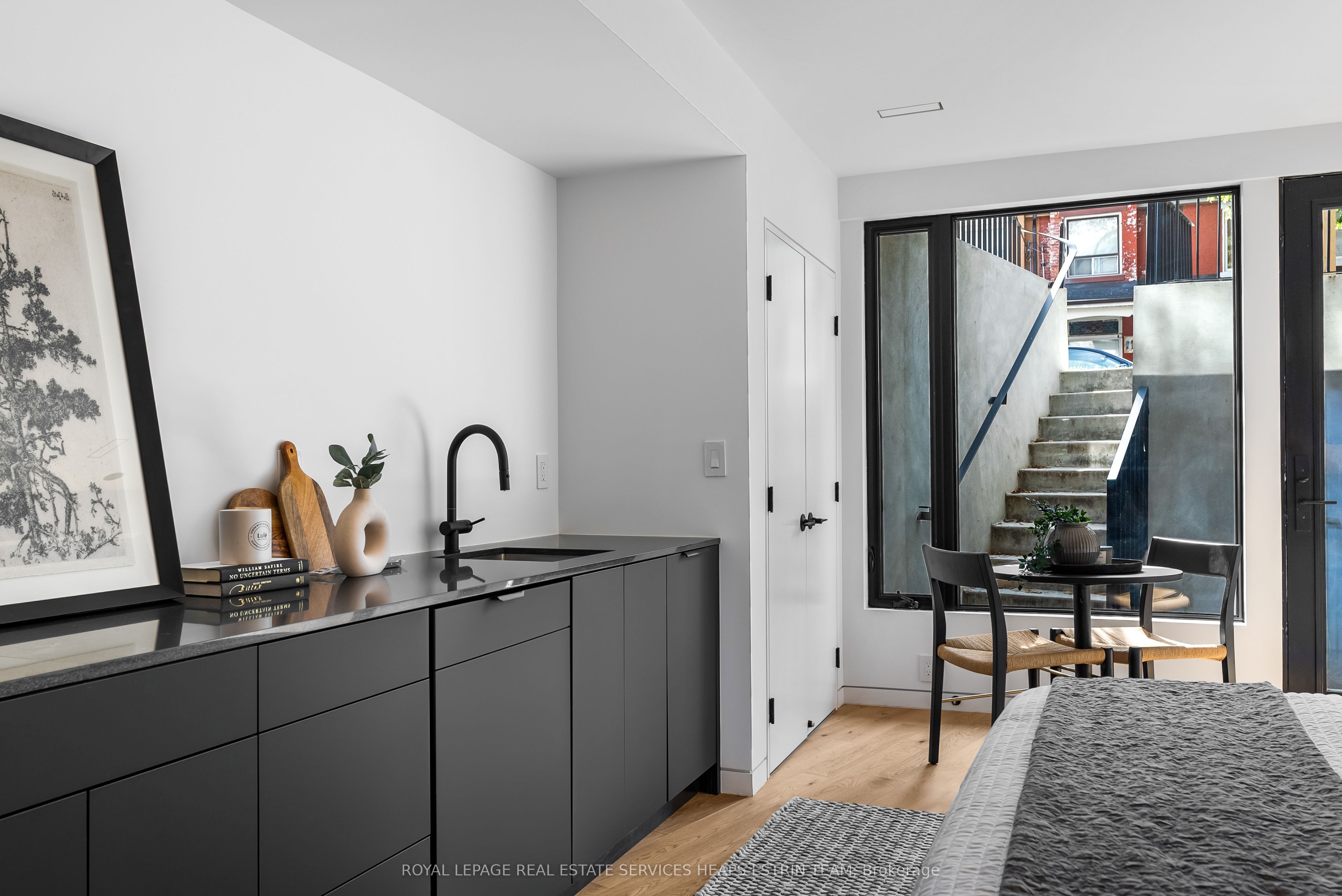 44 Foxley Street Basement, Toronto, ON M6J 1R1 photo 5