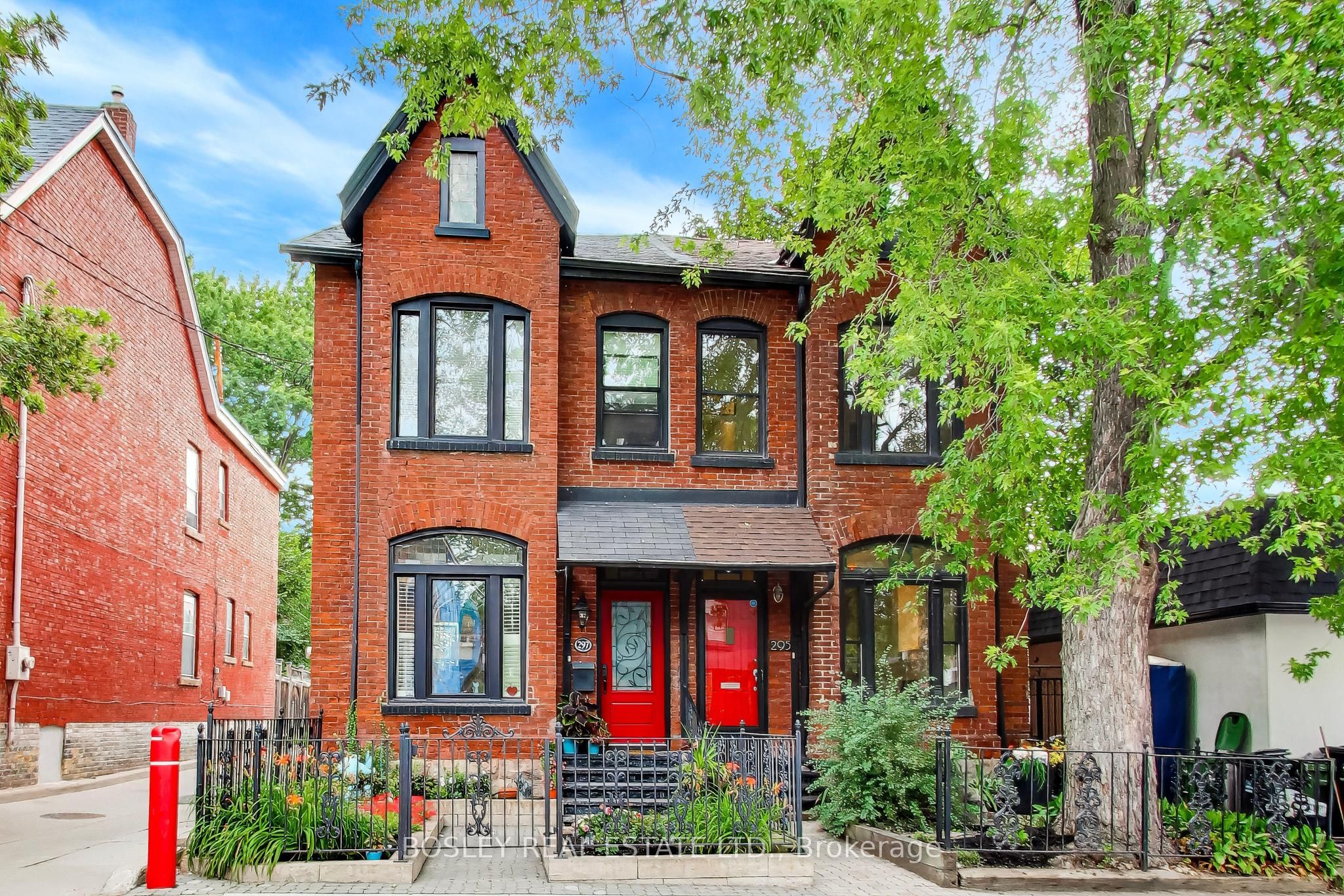 295 Seaton Street, Toronto, ON M5A 2T6
