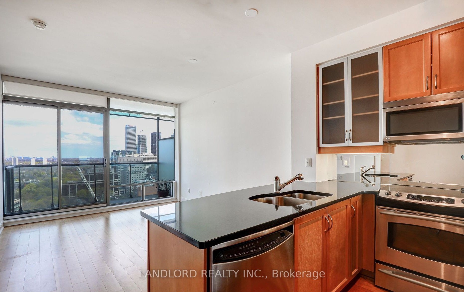 18 Yorkville Avenue 701, Toronto, ON M4W 3Y8 photo 3