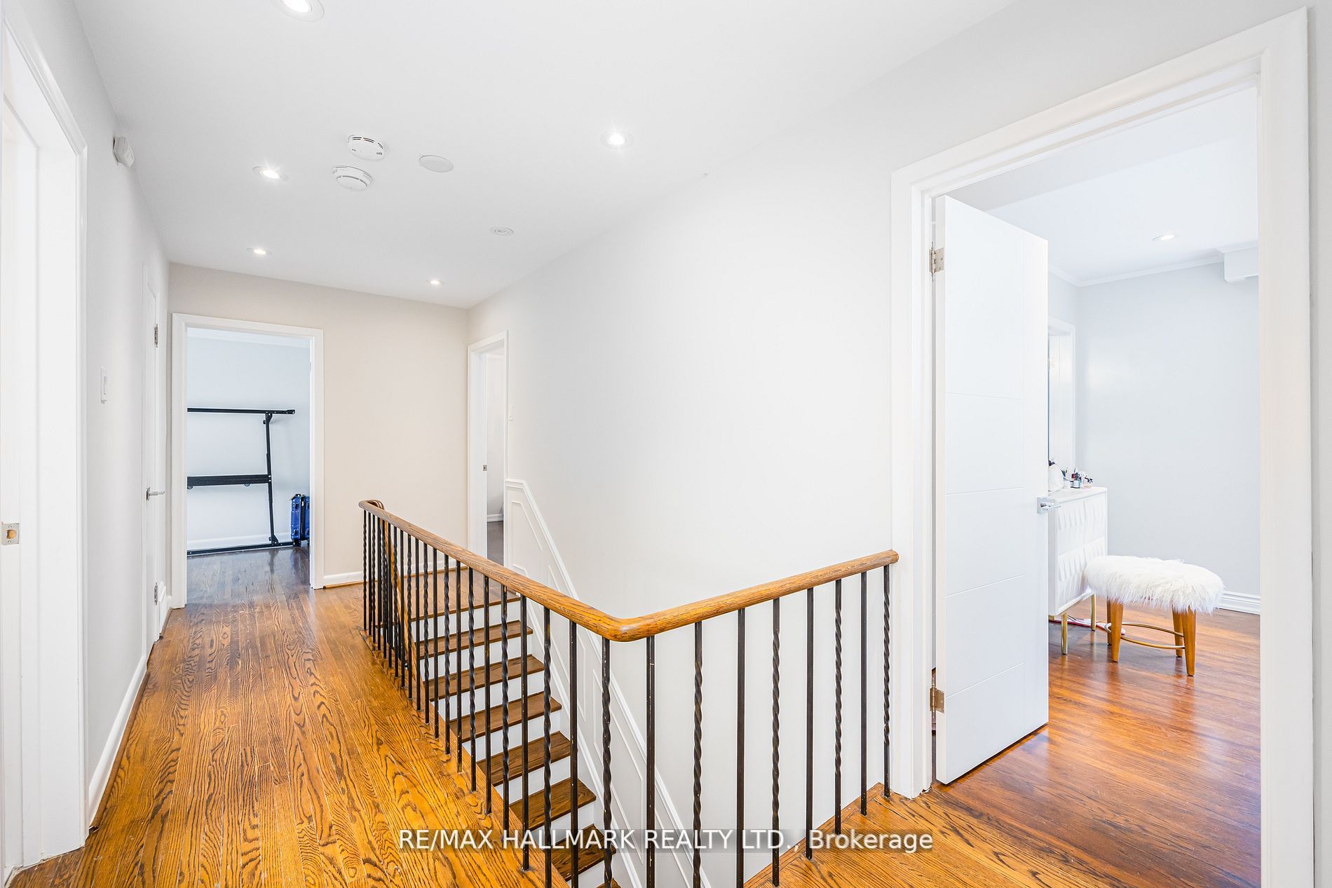 16 Paultiel Drive W, Toronto, ON M2M 3P3 photo 3
