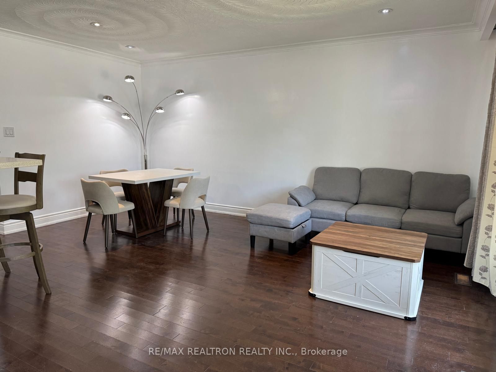 926 Willowdale Avenue Main, Toronto, ON M2M 3C1 photo 3