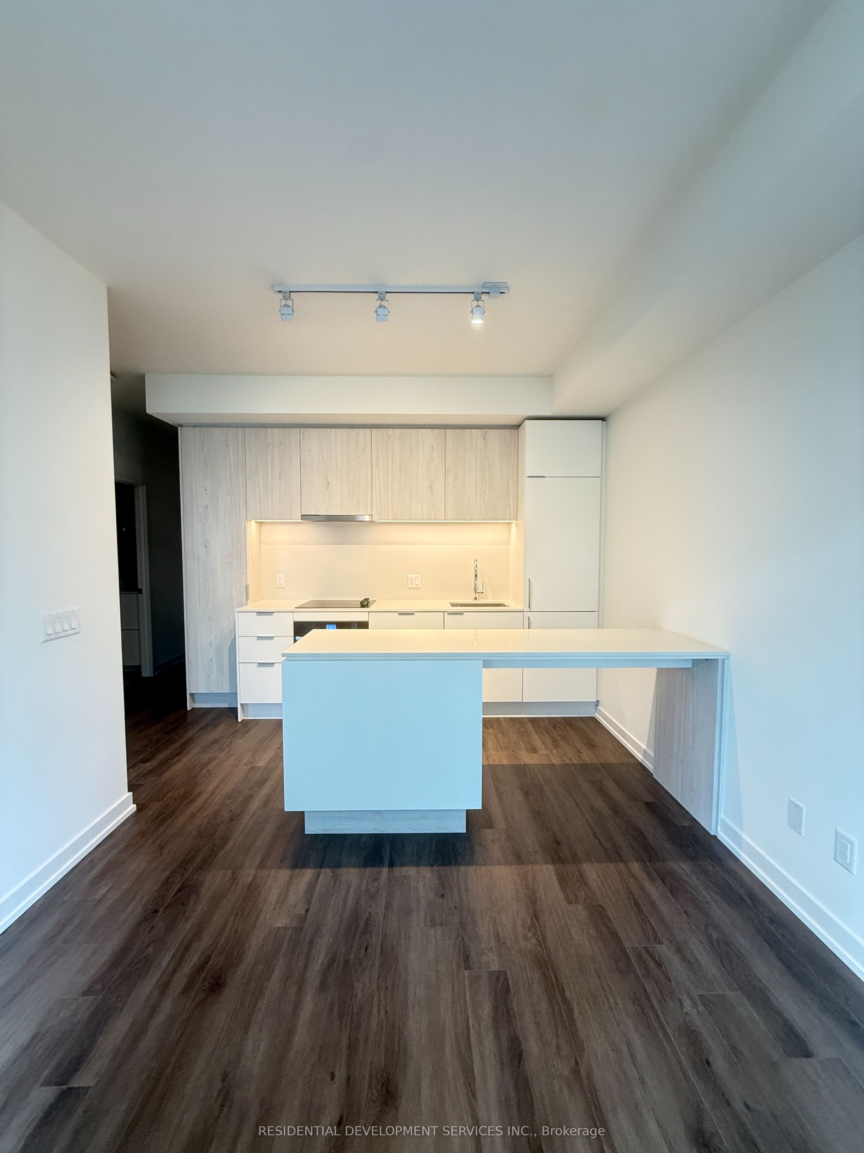 89 Church Street 1101, Toronto, ON M5C 0B7 photo 2