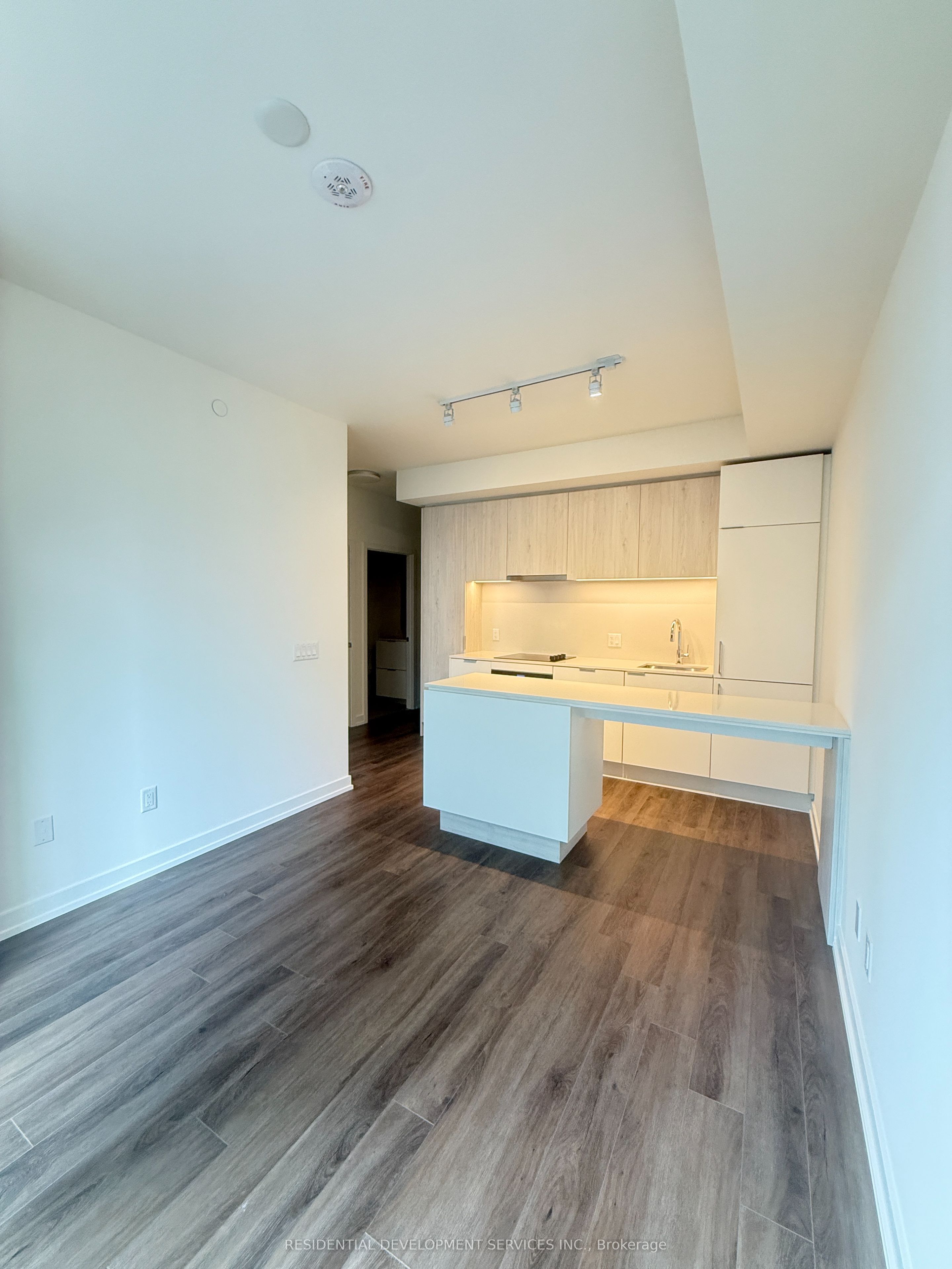 89 Church Street 1101, Toronto, ON M5C 0B7 photo 4