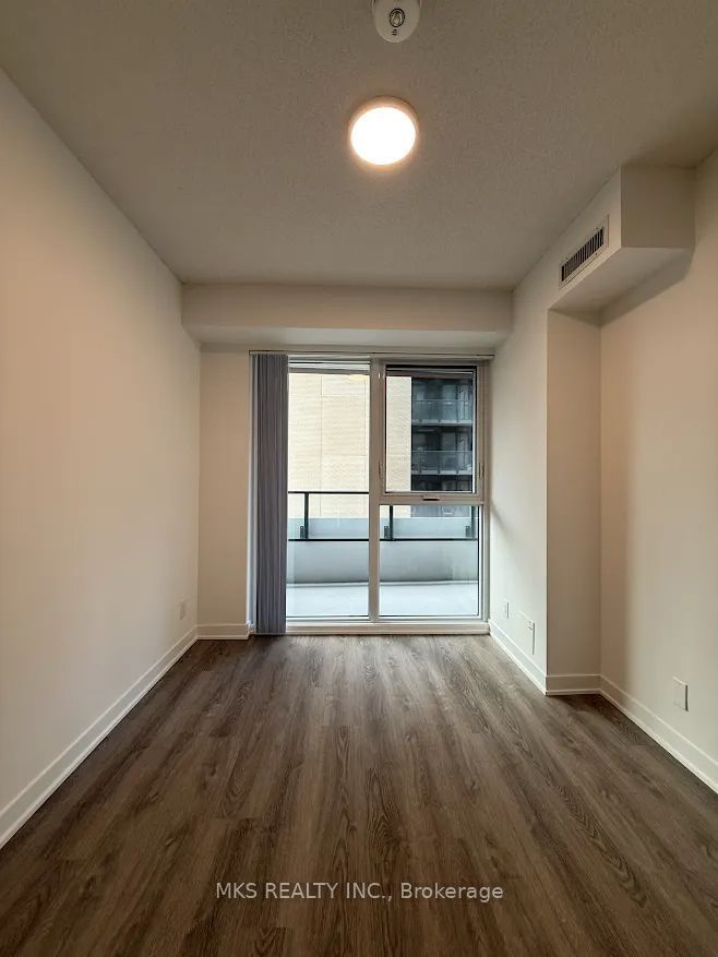 180 Front Street E 818, Toronto, ON M5A 0A9 photo 2