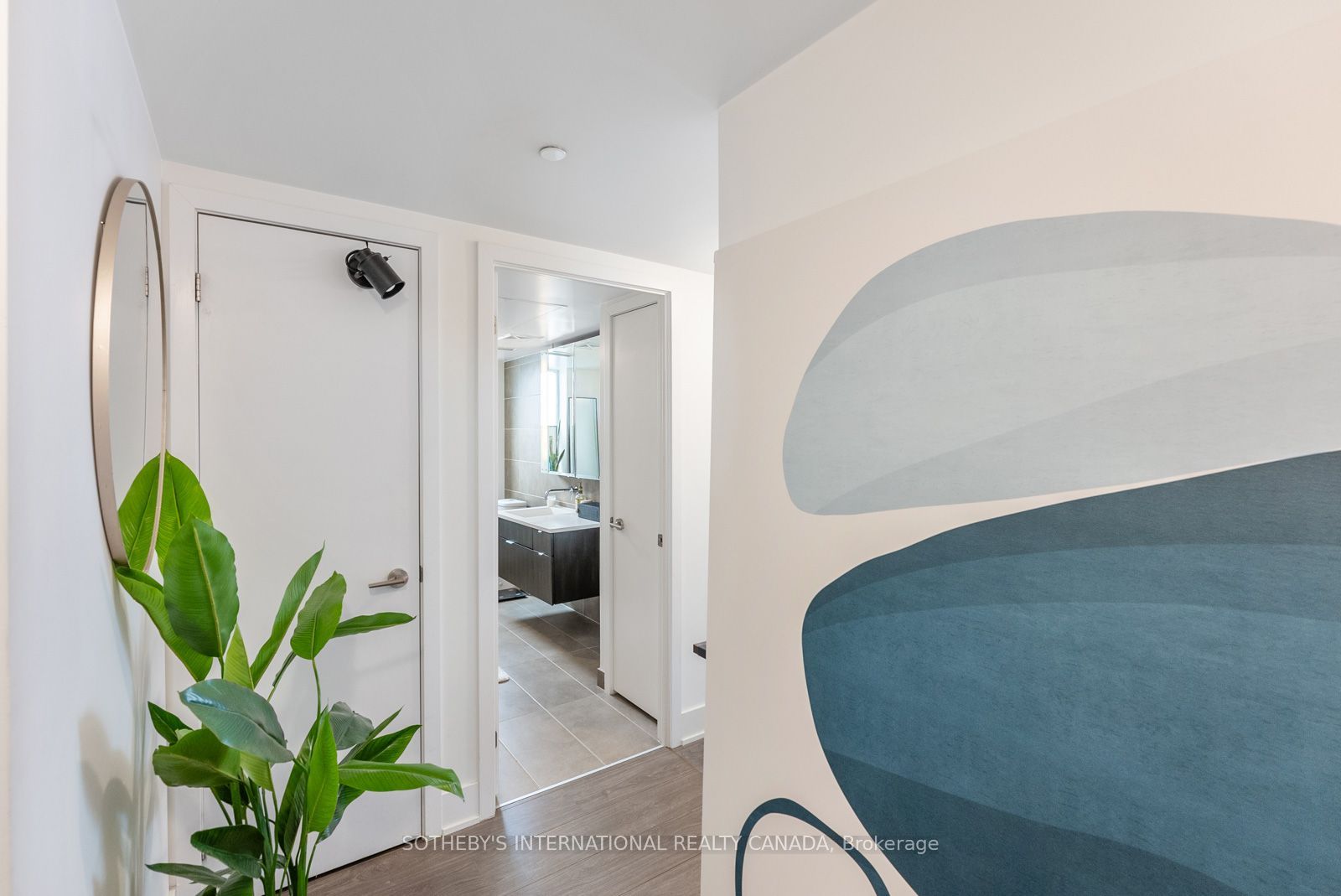 508 Wellington Street W 901, Toronto, ON M5V 0K8 photo 3