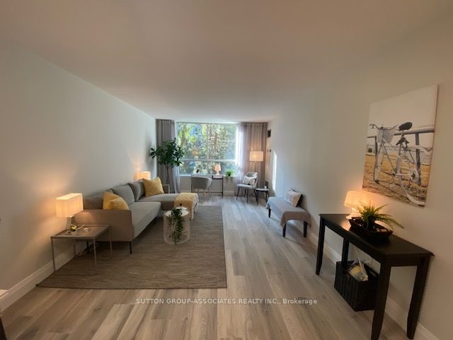 95 Prince Arthur Avenue 327, Toronto, ON M5R 3P6 photo 3