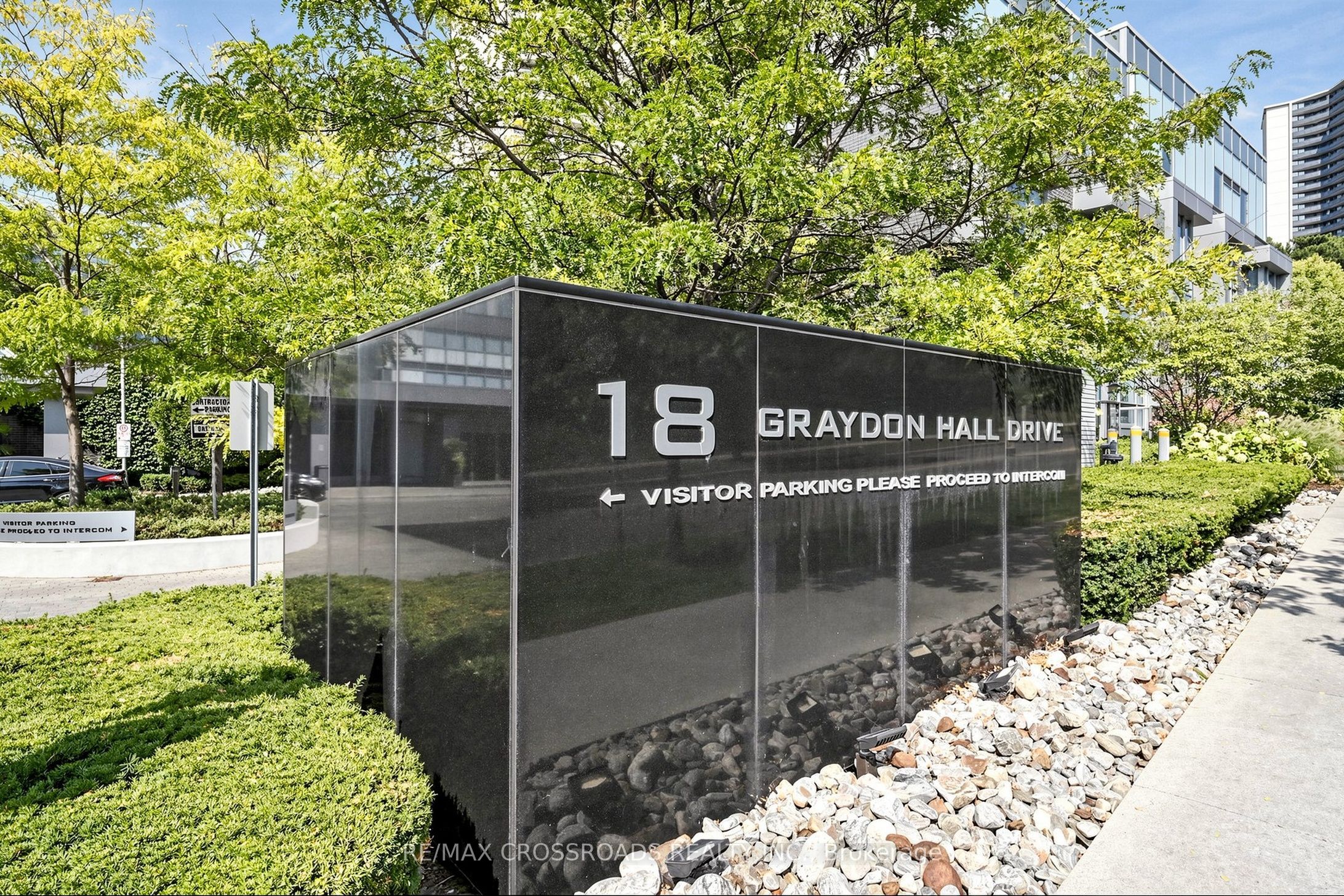 18 Graydon Hall Drive 2006, Toronto, ON M3A 0A4 photo 4