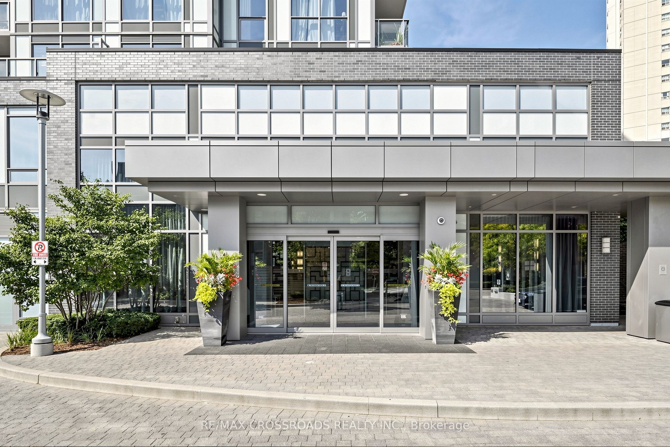 18 Graydon Hall Drive 2006, Toronto, ON M3A 0A4 photo 5