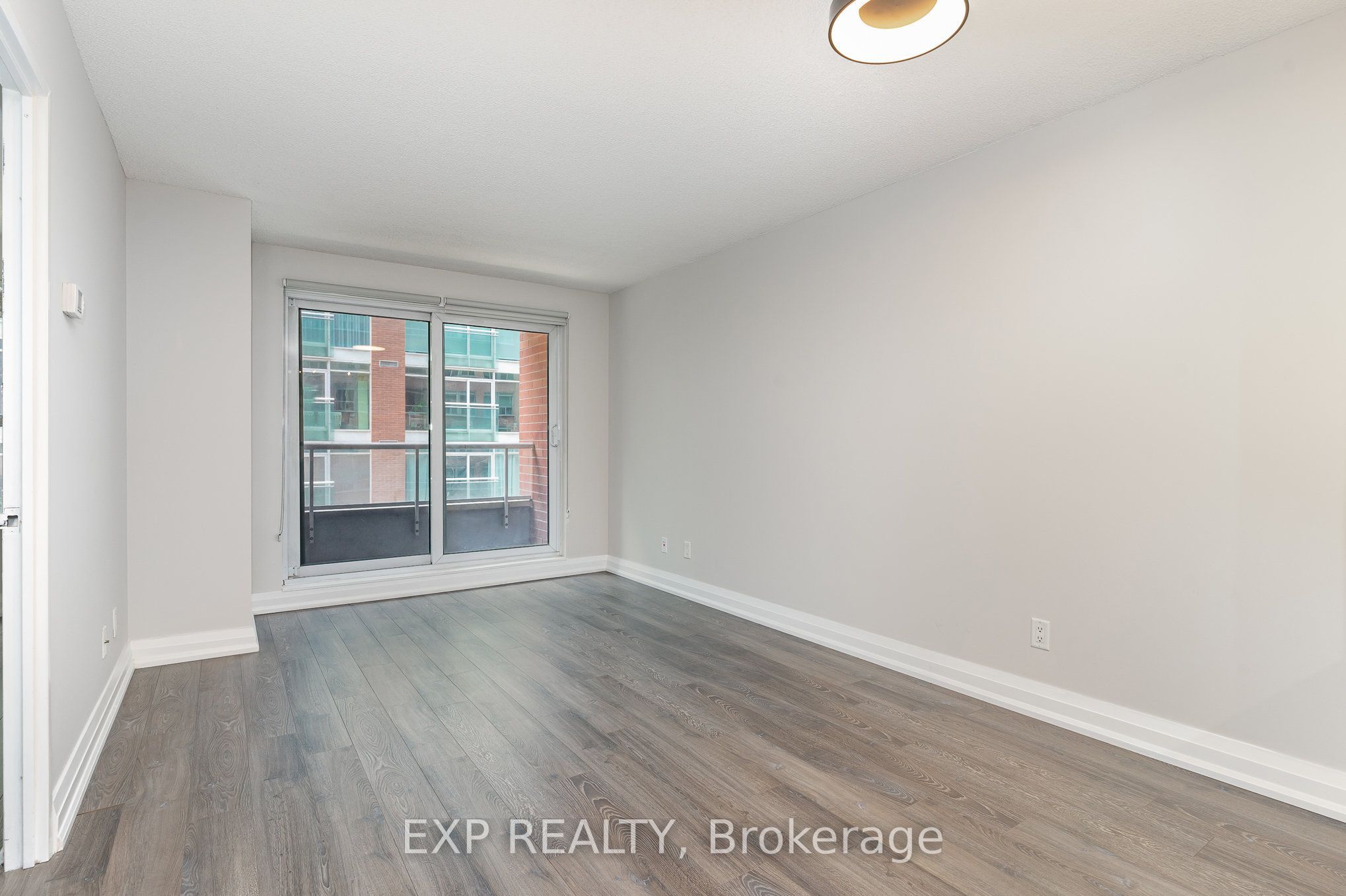 230 King Street 614, Toronto, ON M5A 1K5 photo 5