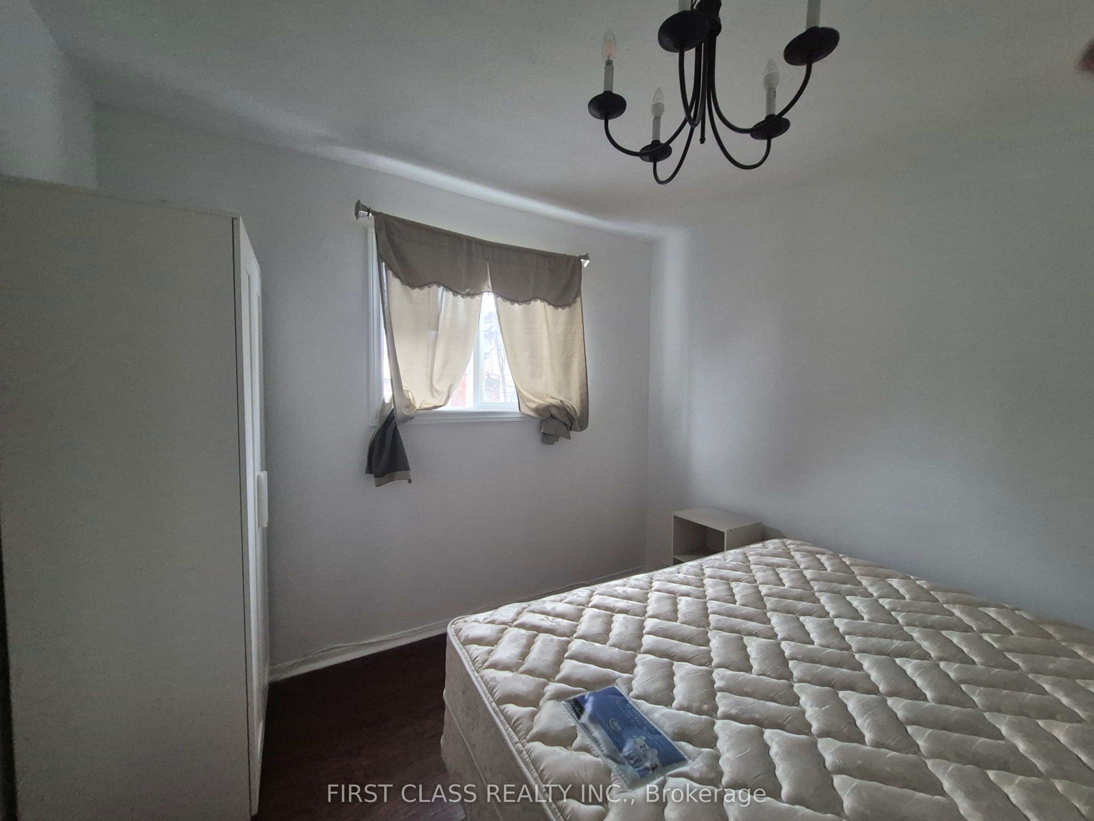 97 Bude Street 1st Floor, Toronto, ON M6E 2E4 photo 4