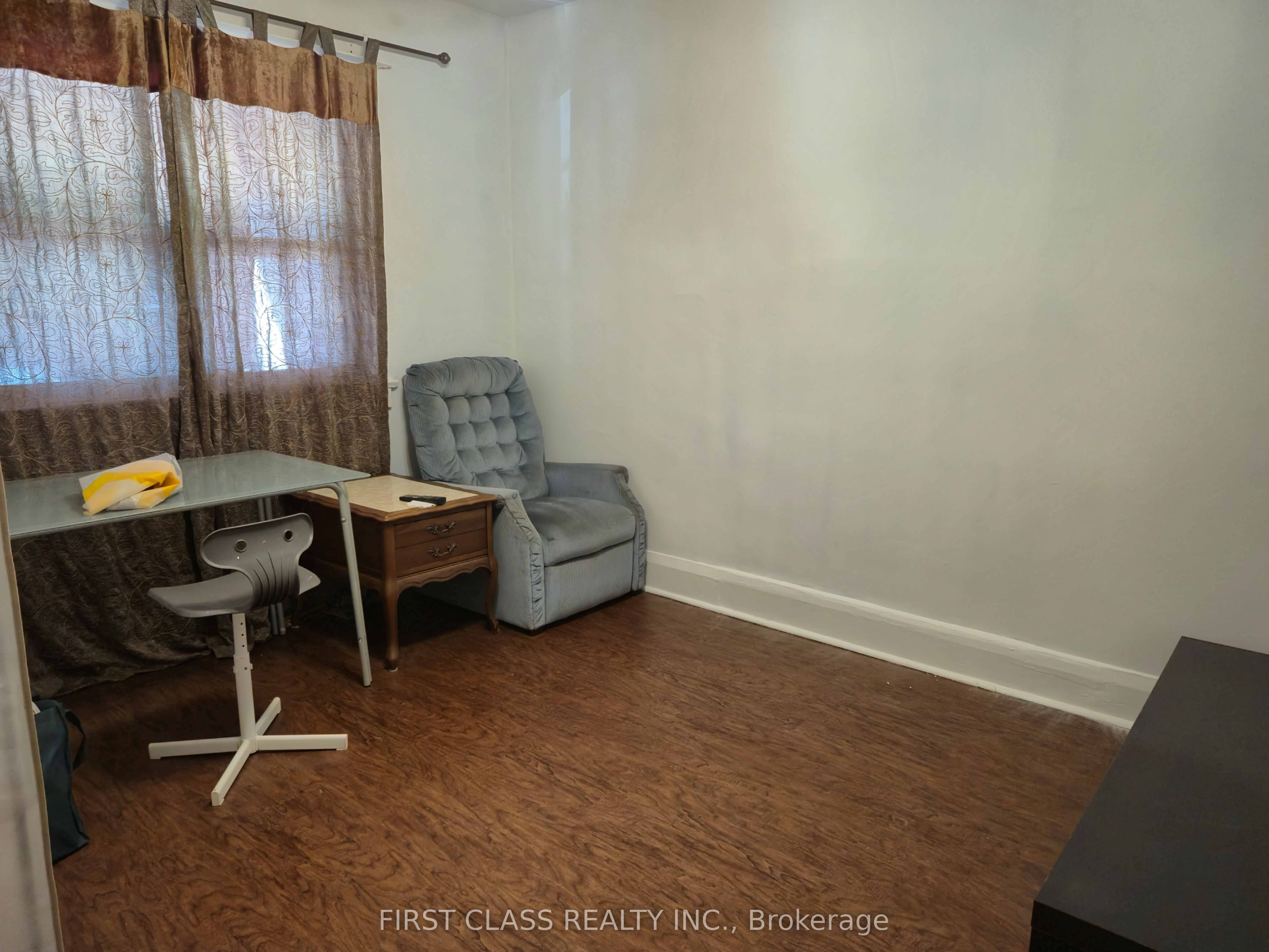 97 Bude Street 1st Floor, Toronto, ON M6E 2E4 photo 5