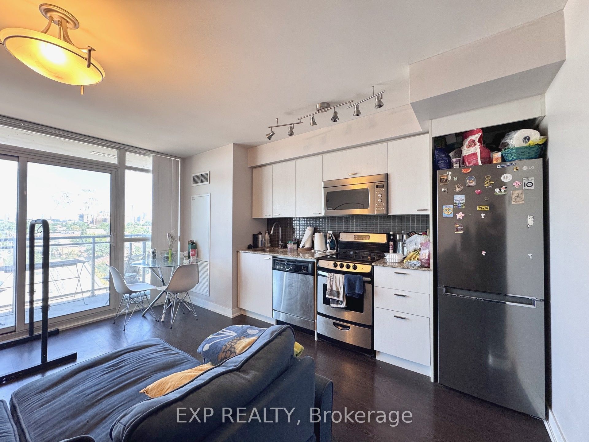 78 Tecumseth Street 910, Toronto, ON M5V 0A9 photo 4