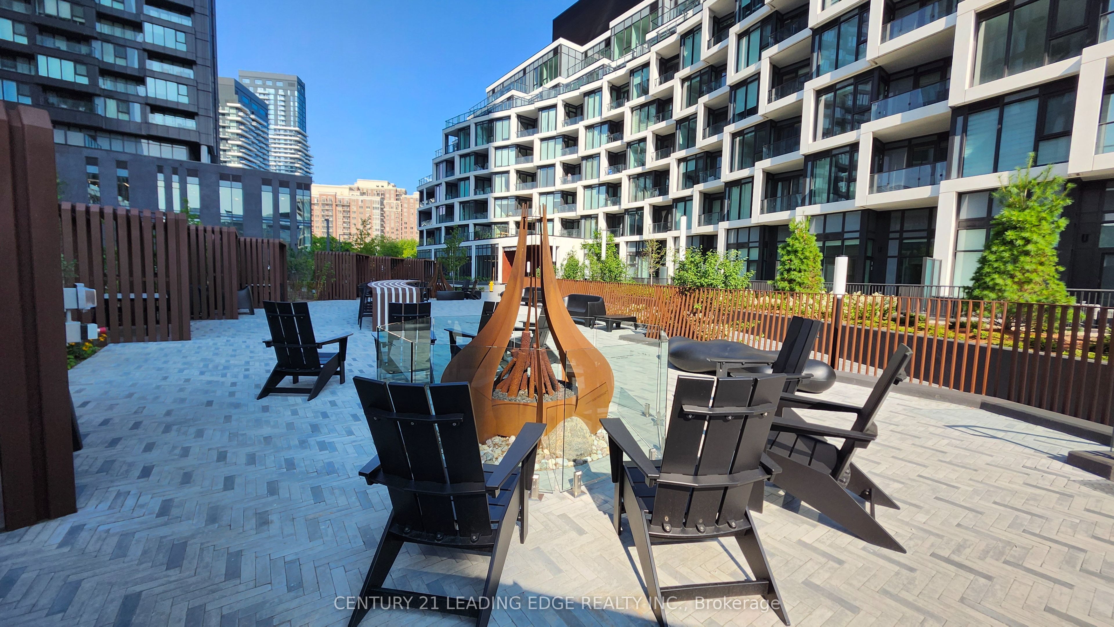 1 Kyle Lowry Road 219, Toronto, ON M3C 0S6 photo 3