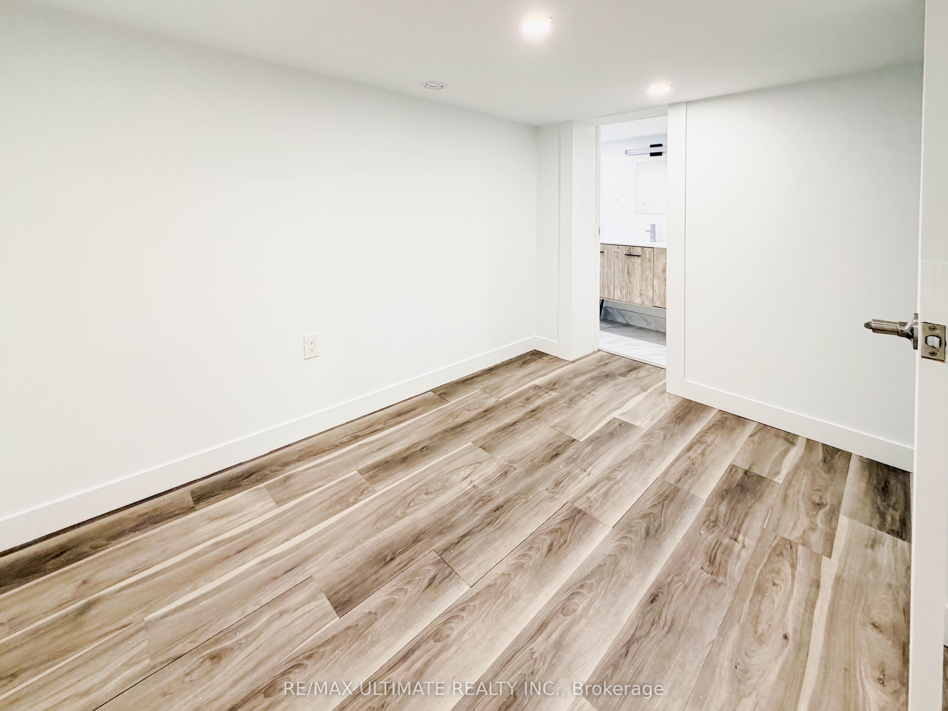 141 Wilmington Avenue Apt. 1, Toronto, ON M3H 5J6 photo 3