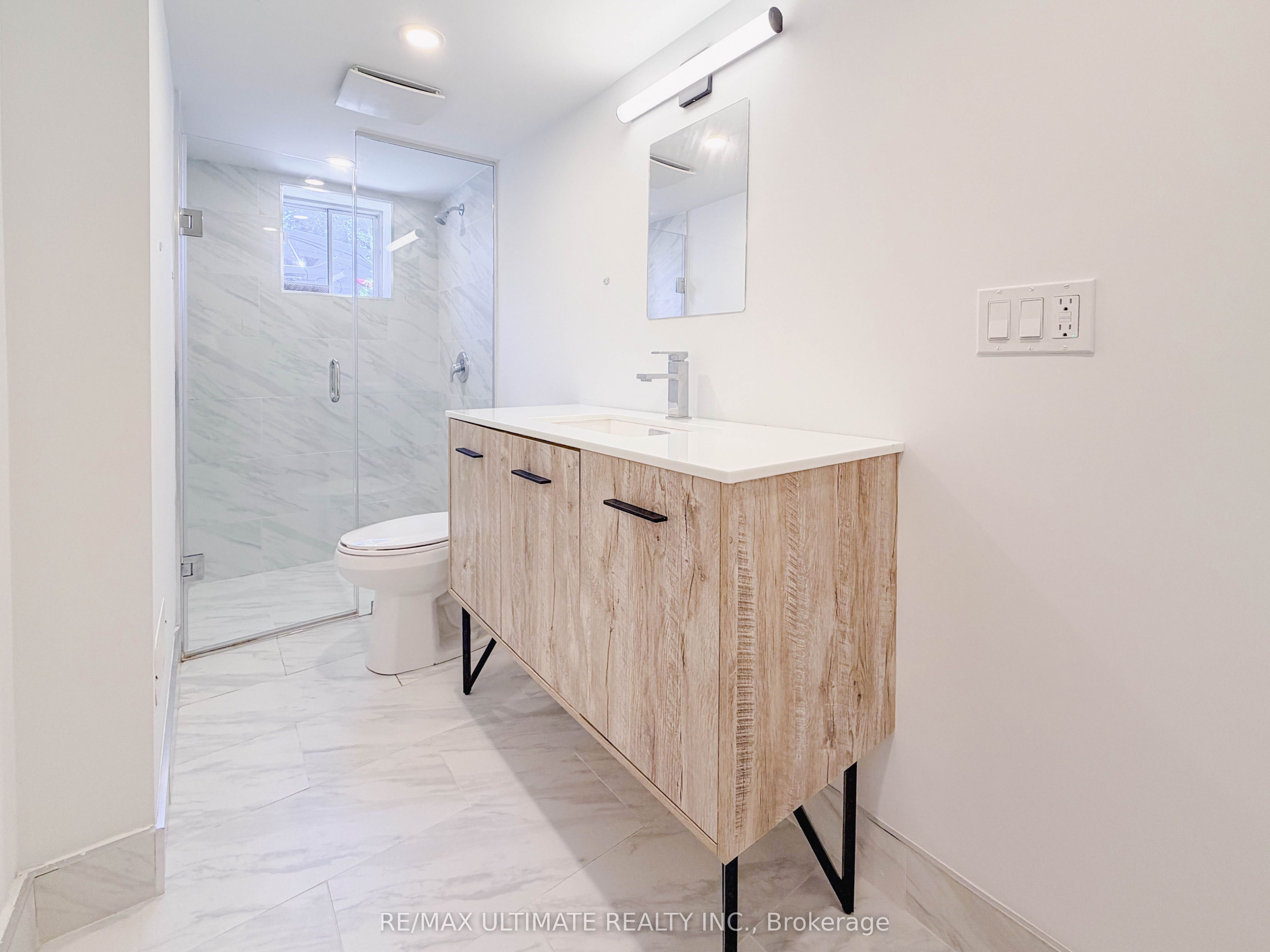 141 Wilmington Avenue Apt. 1, Toronto, ON M3H 5J6 photo 4