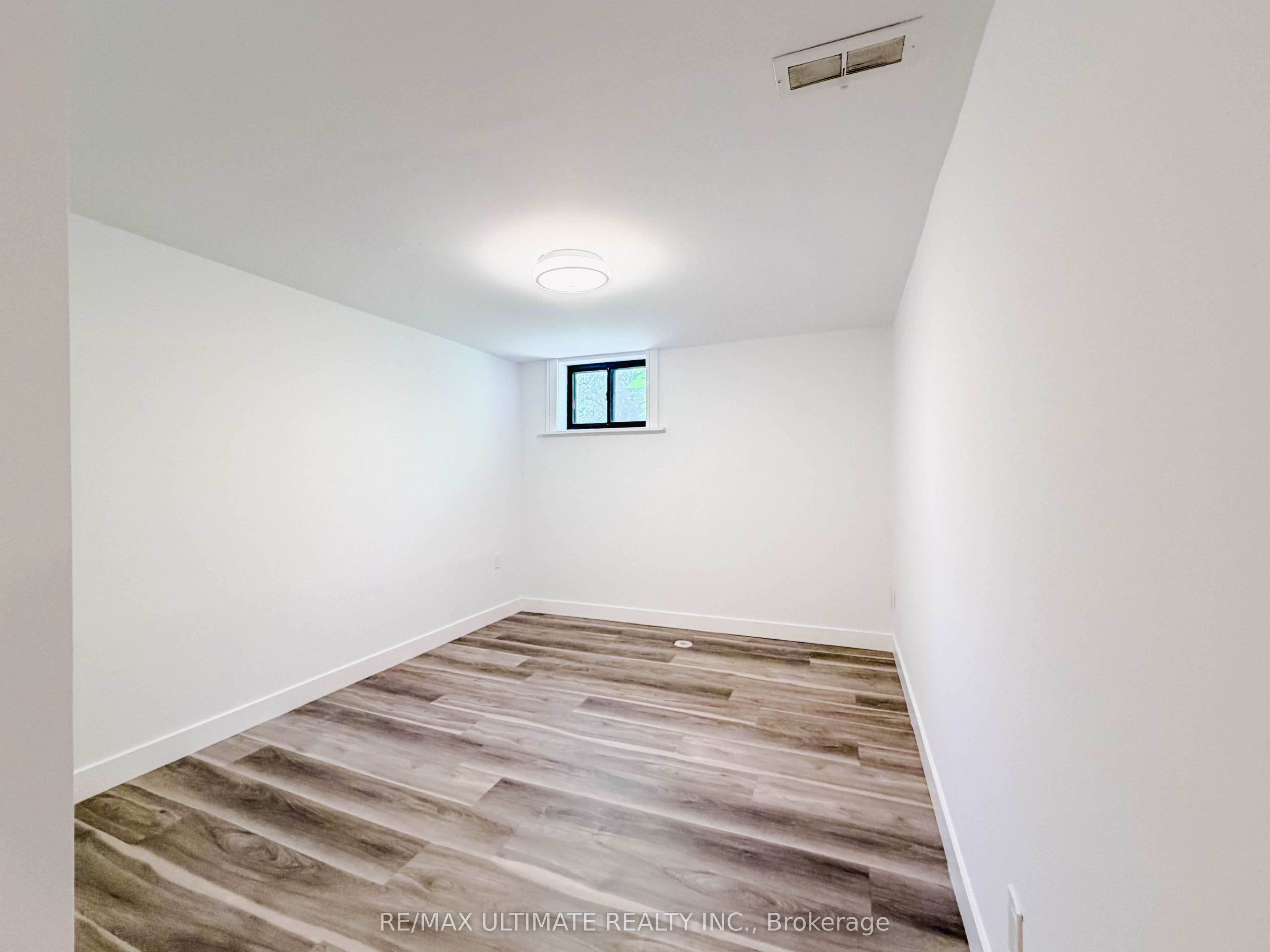 141 Wilmington Avenue Apt. 1, Toronto, ON M3H 5J6 photo 5