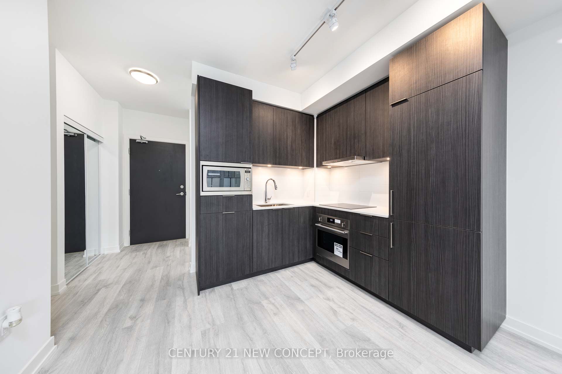8 Olympic Garden Drive S417, Toronto, ON M2M 0B9 photo 3