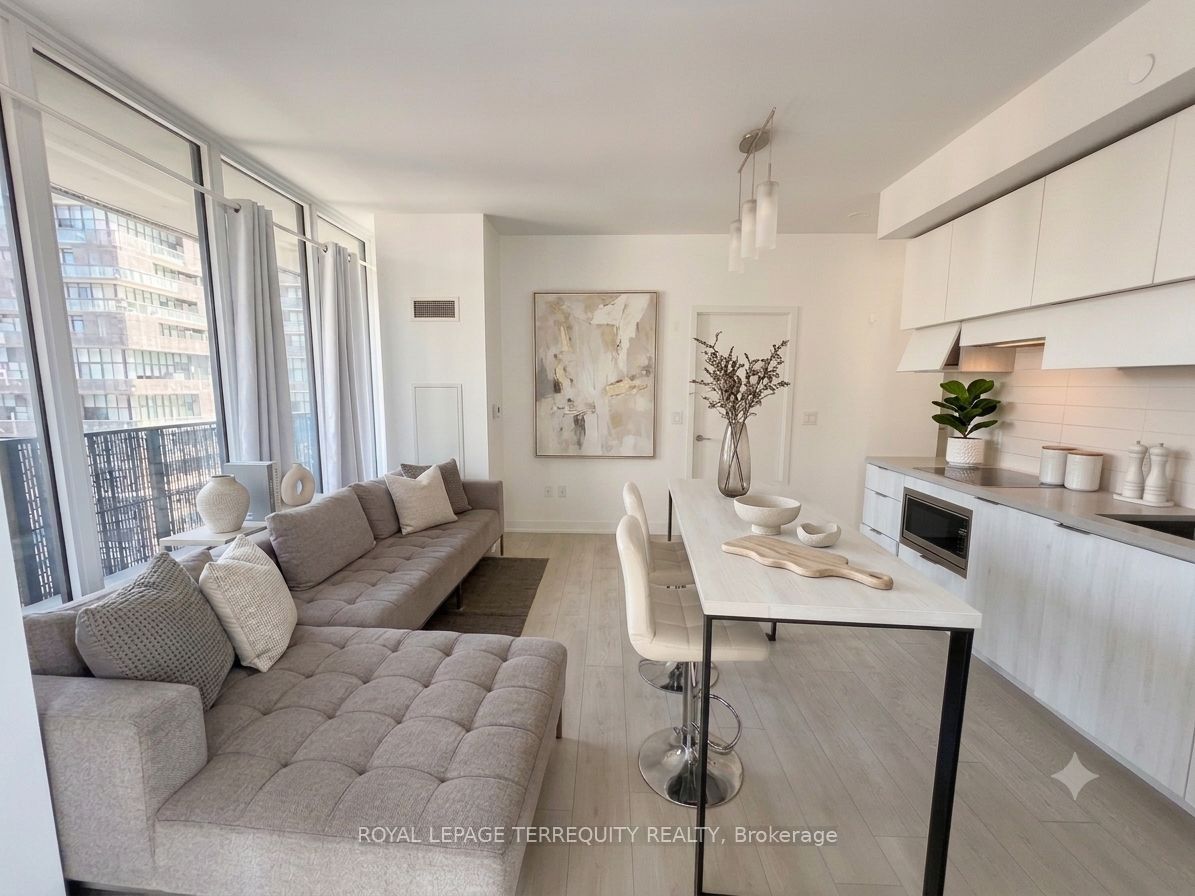 8 Eglinton Avenue E 505, Toronto, ON M4P 0C1