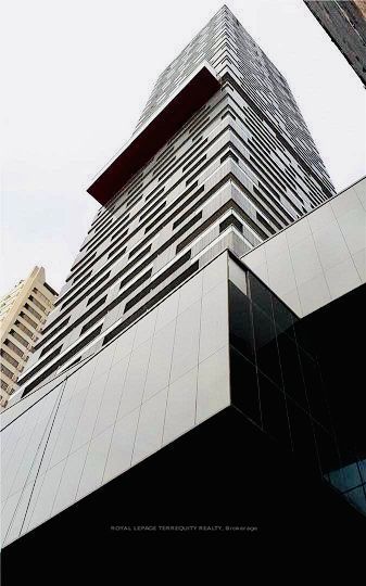 8 Eglinton Avenue E 505, Toronto, ON M4P 0C1 photo 2