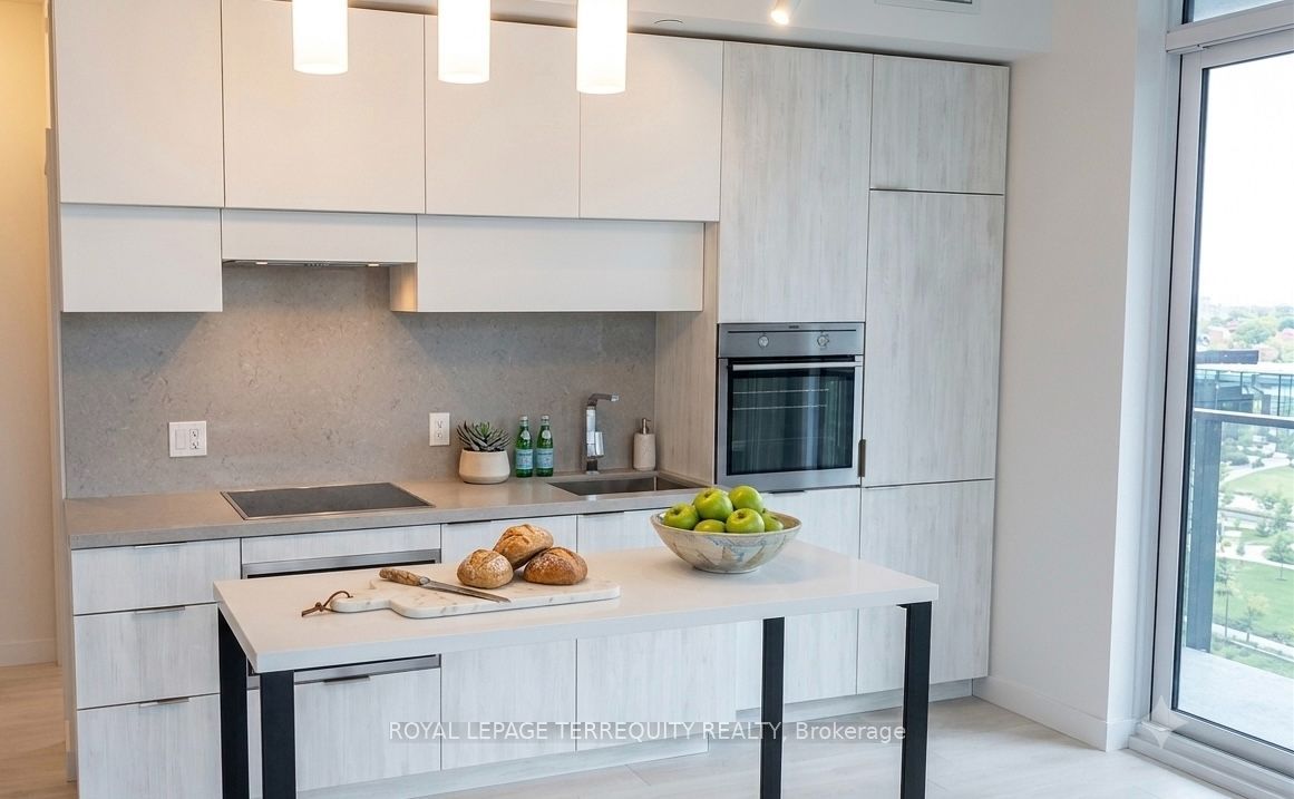 8 Eglinton Avenue E 505, Toronto, ON M4P 0C1 photo 4