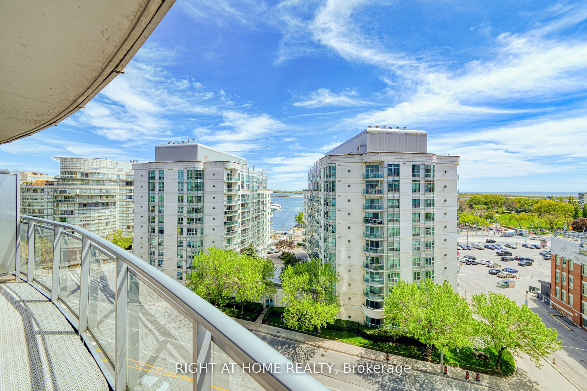 38 Dan Leckie Way S 1016, Toronto, ON M5V 2V6 photo 3