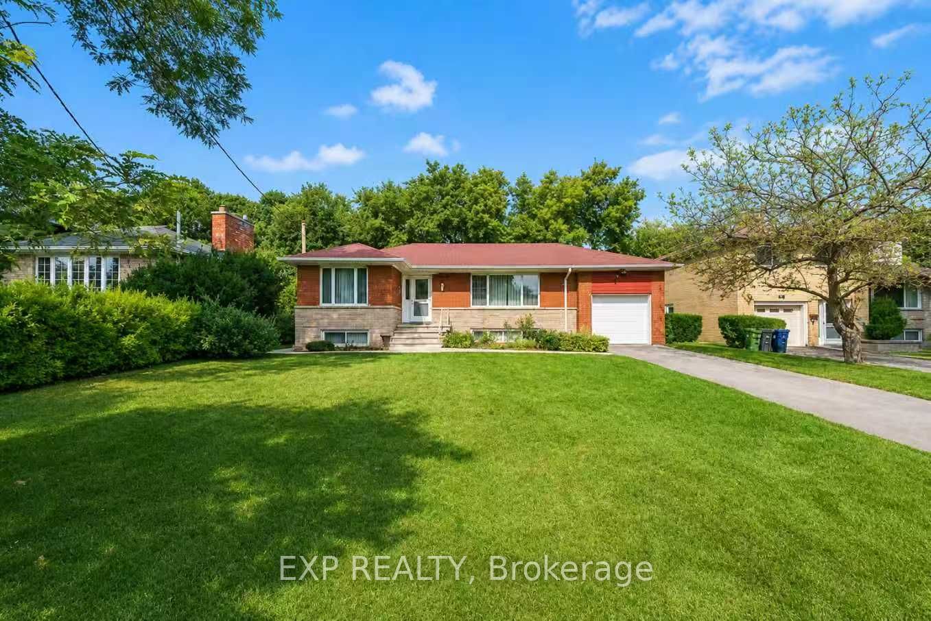114 Castlegrove Boulevard, Toronto, ON M3A 1L6