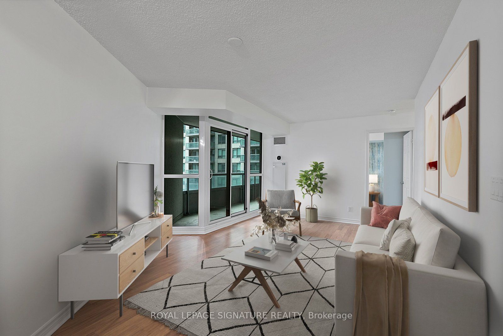 19 Grand Trunk Crescent 801, Toronto, ON M5J 3A3