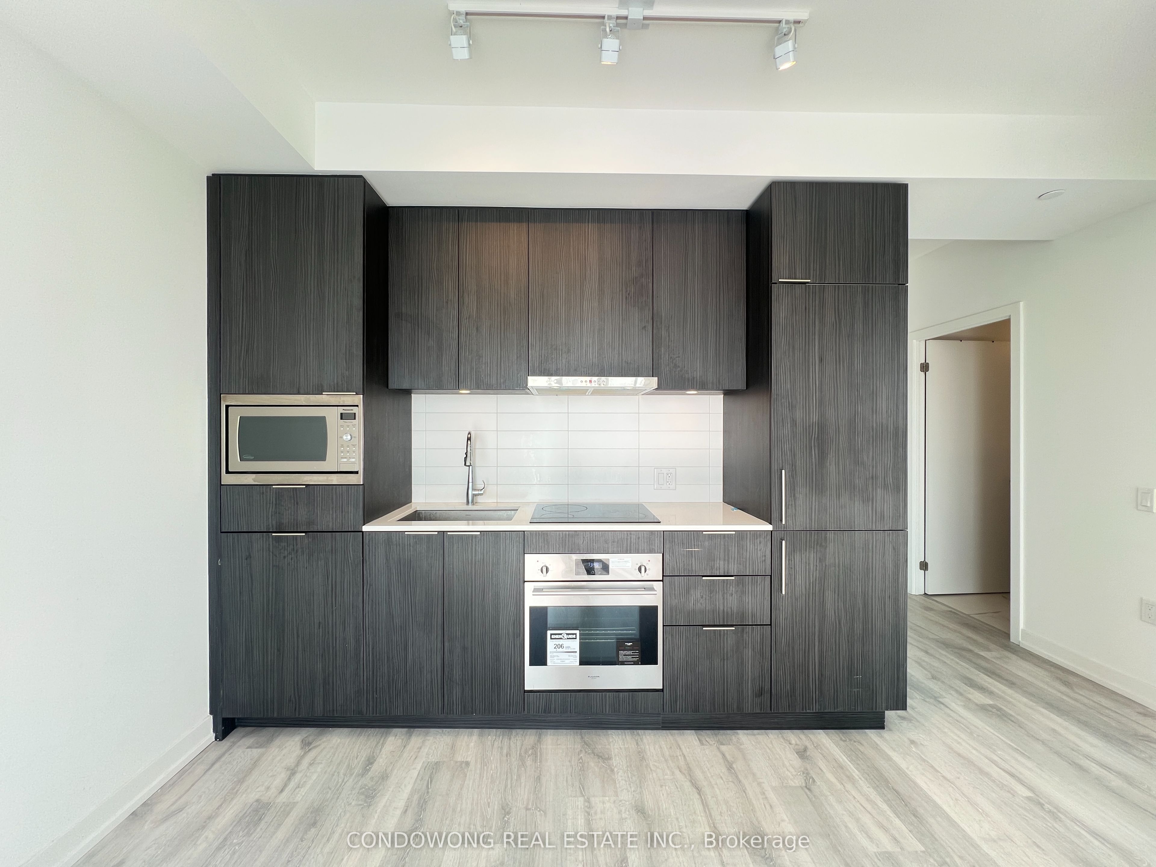 8 Olympic Garden Drive S2407, Toronto, ON M2M 0B9 photo 2