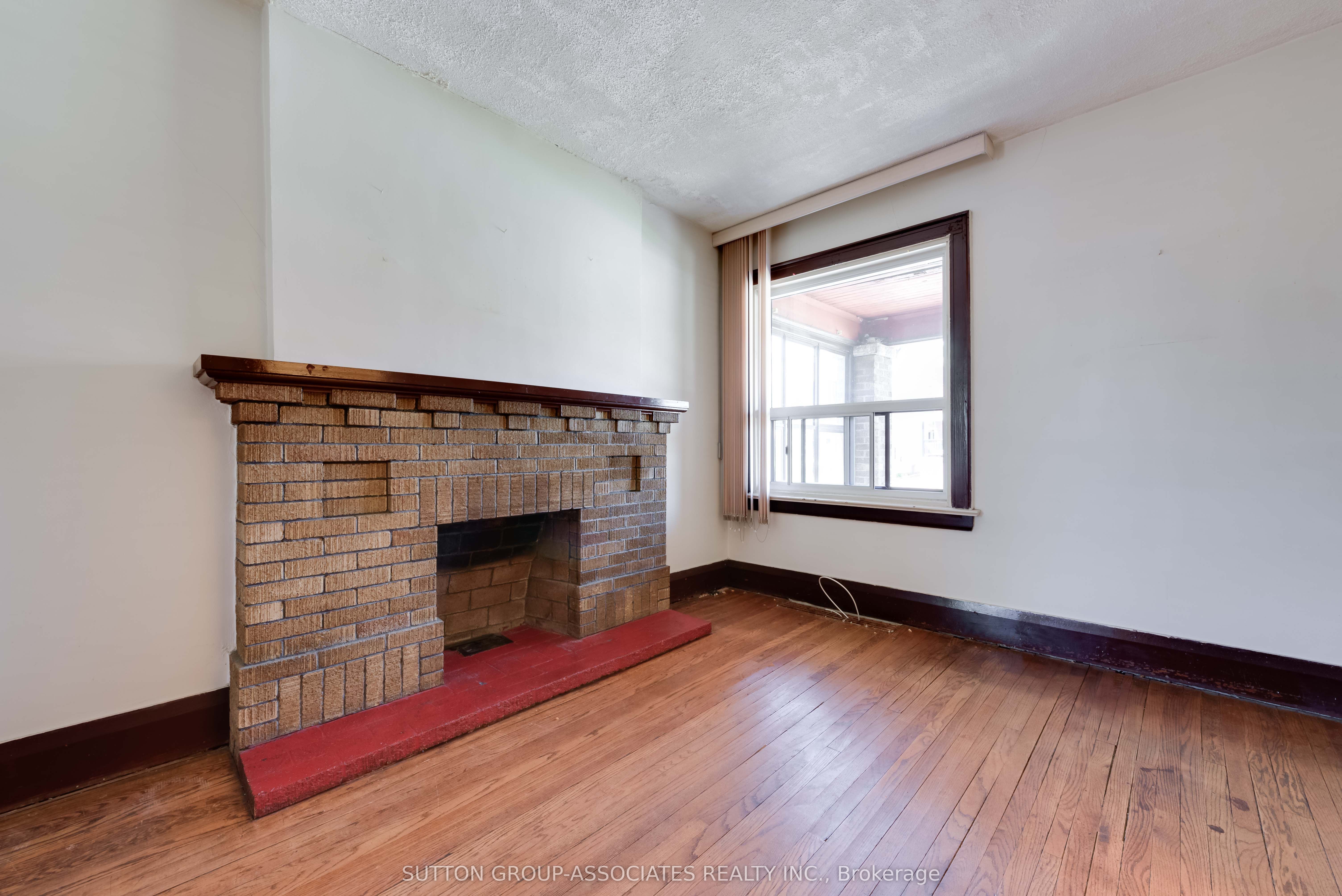 155 Earlsdale Avenue, Toronto, ON M6E 1L3 photo 5