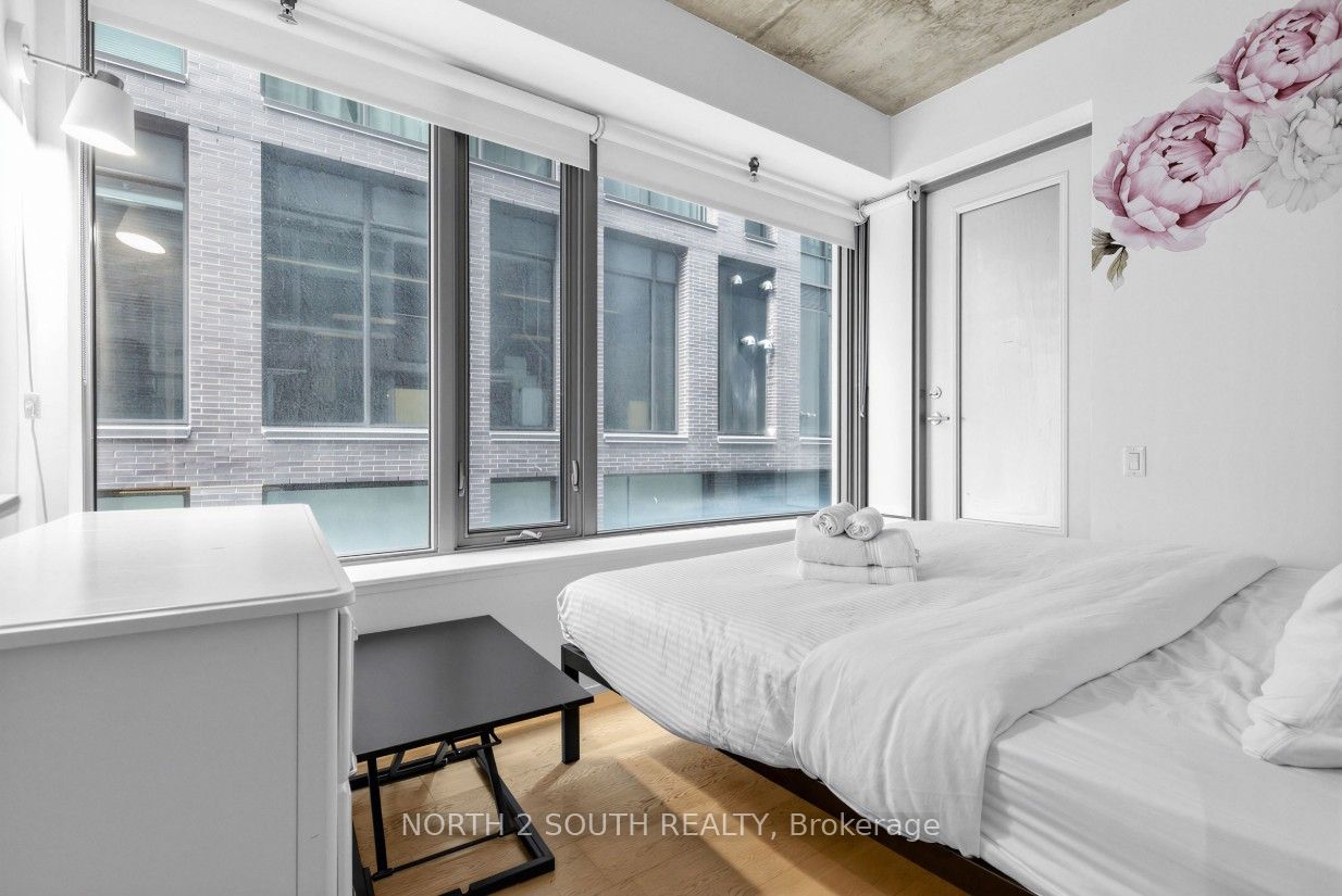 95 Bathurst Street 225, Toronto, ON M5V 0H7 photo 3