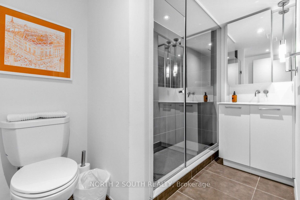 95 Bathurst Street 225, Toronto, ON M5V 0H7 photo 4