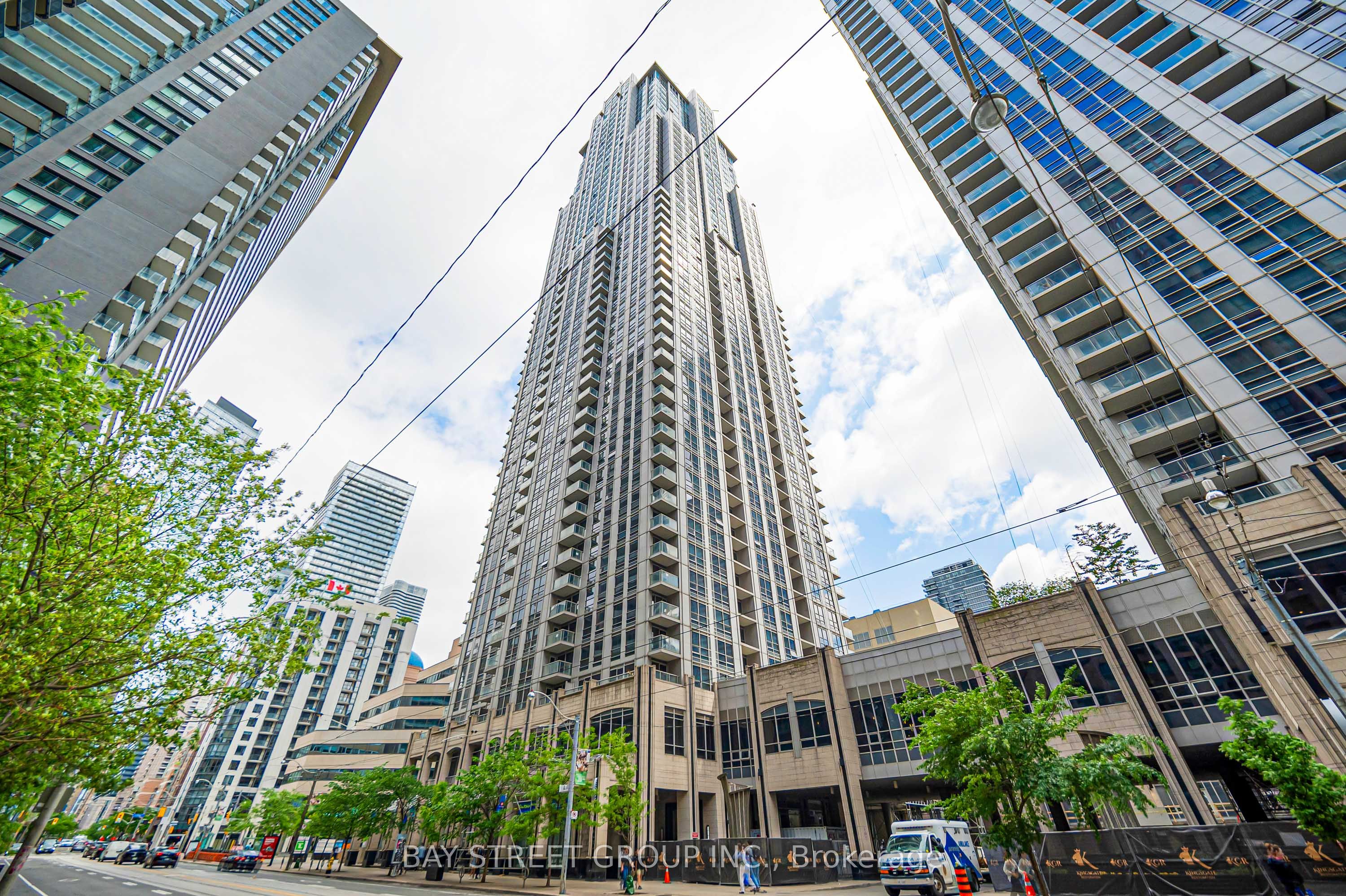 763 Bay Street 4105, Toronto, ON M5G 2R3