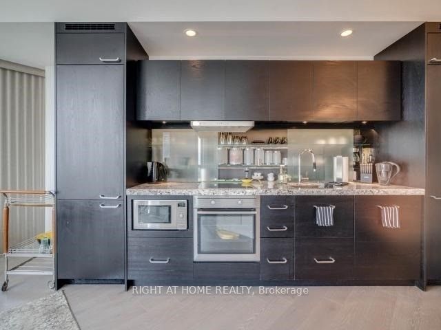 45 Charles Street E 4107, Toronto, ON M4Y 1S2 photo 5